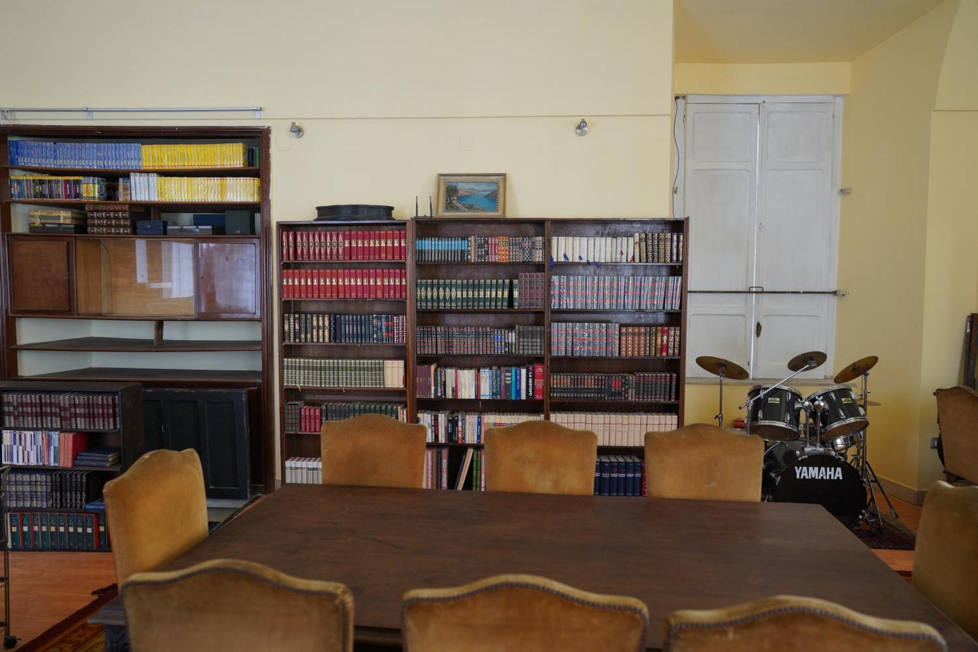 The Saint's Library Loft In Historical Palace Naples