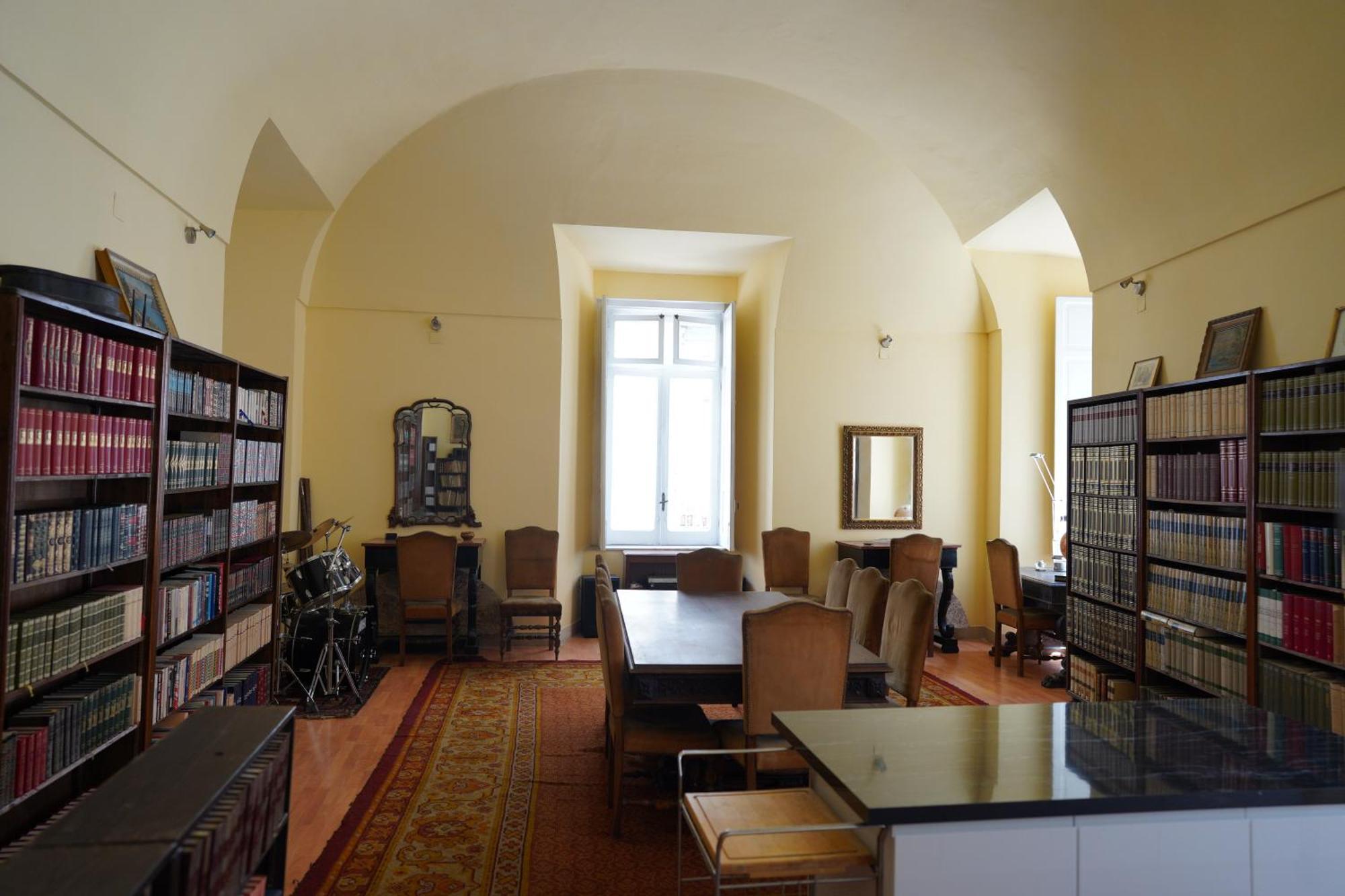 Apartment The Saint's Library Loft In Historical Palace *