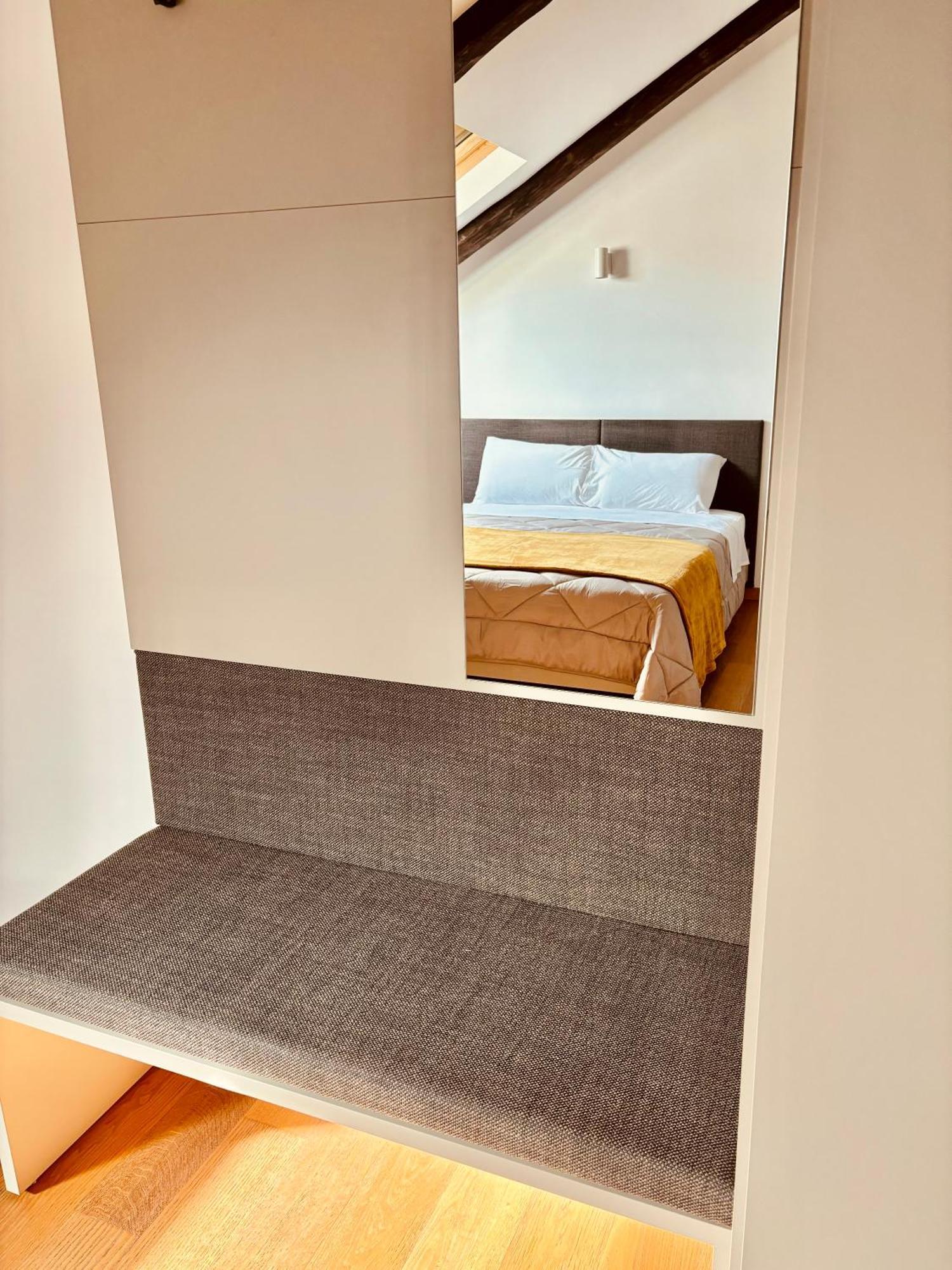 Unonoveuno Luxury