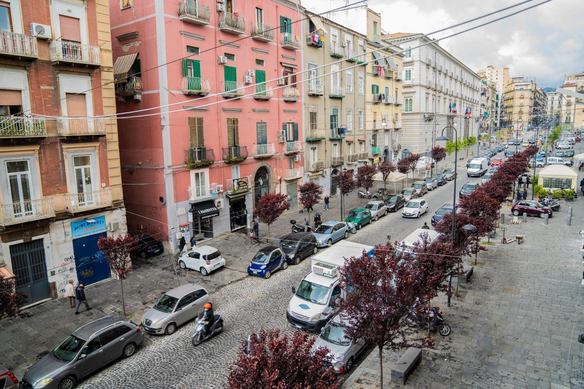 Domus Ugo * Naples