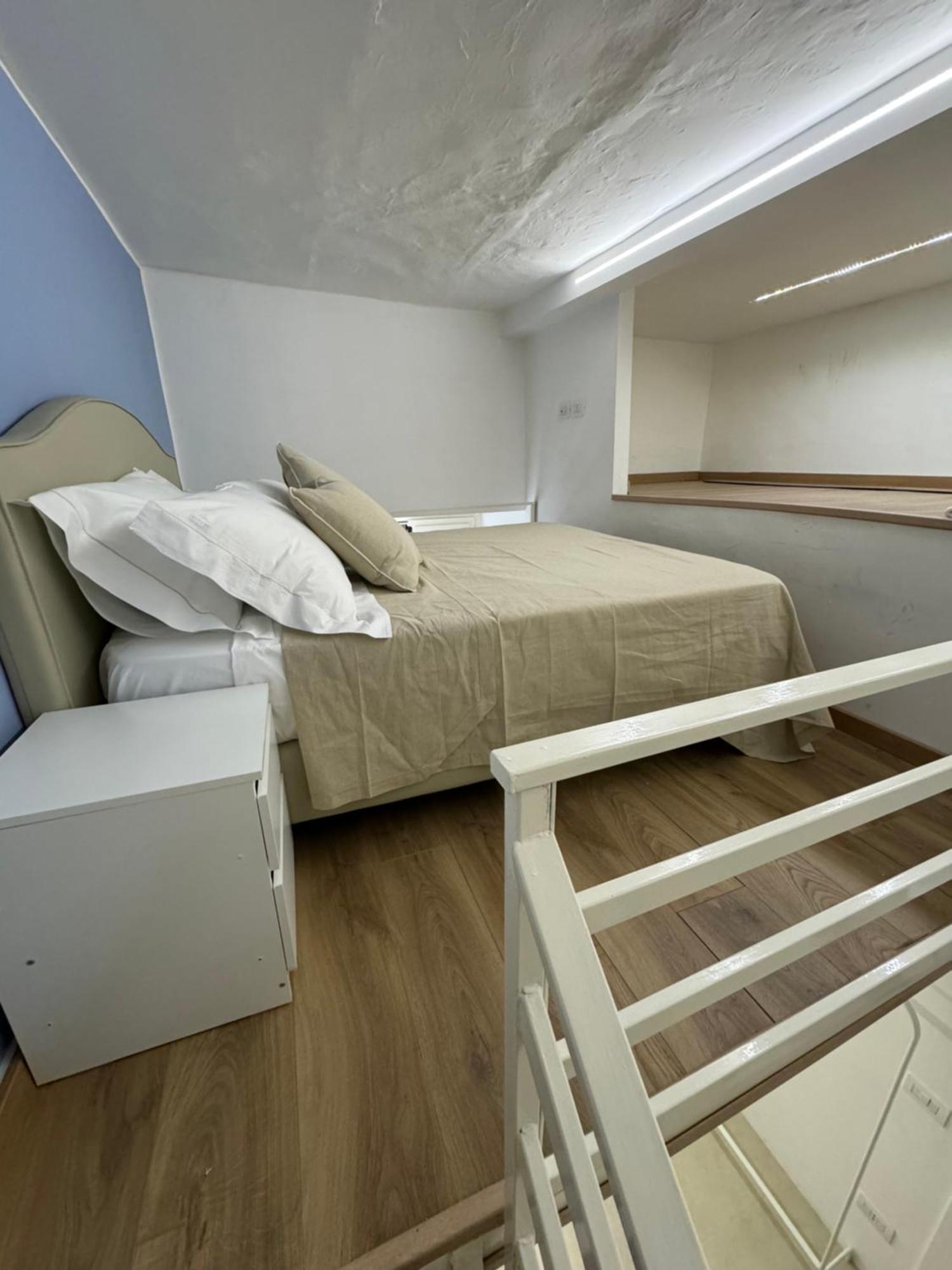 Birooms Naples