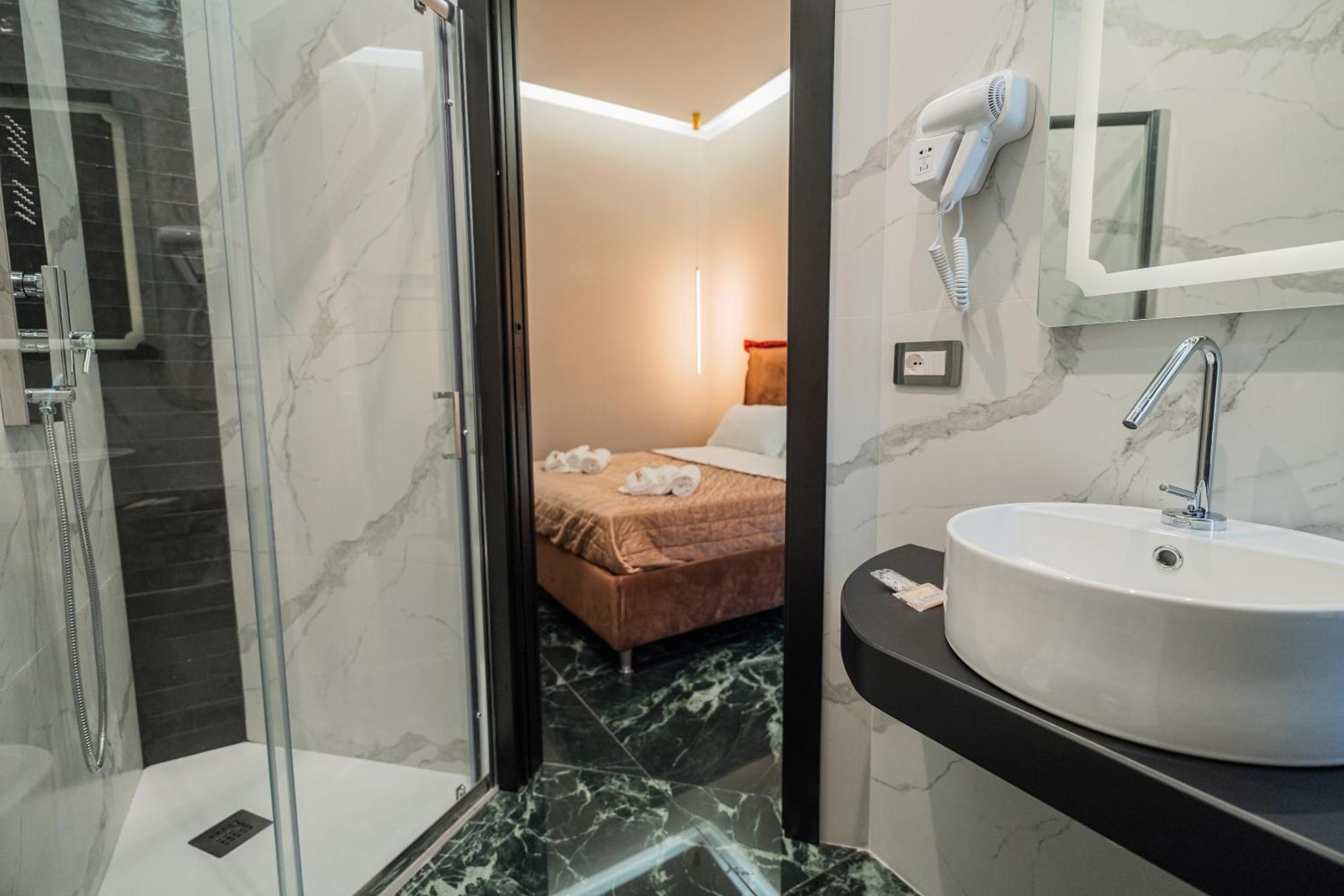 Lucignoloroom Stazione * Naples