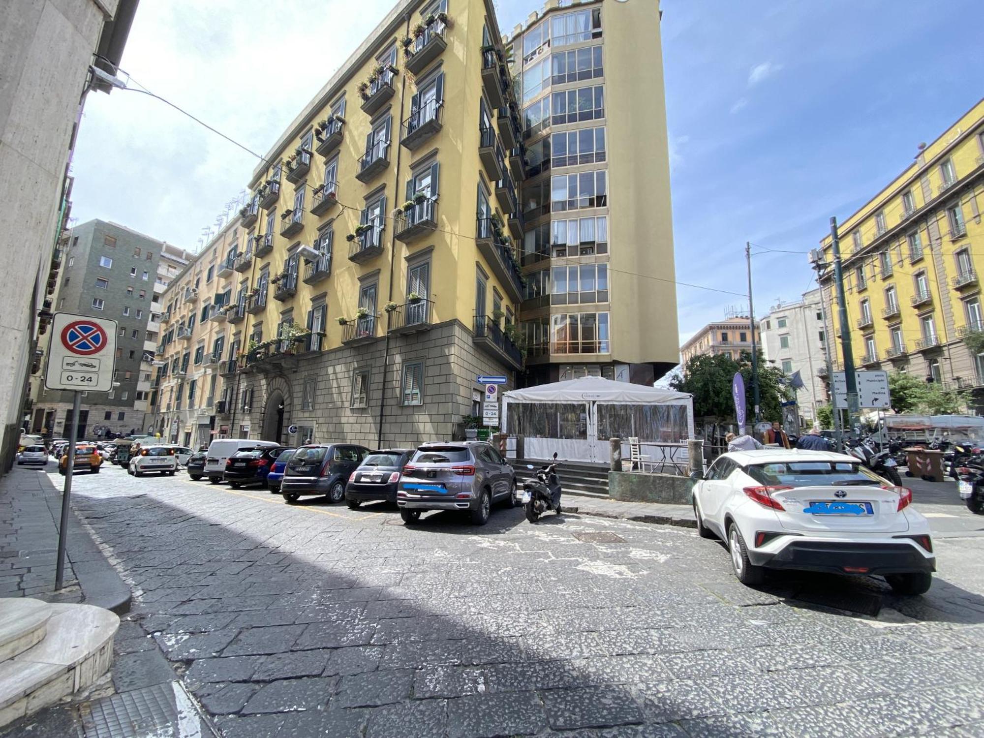 Apartment Amazing And Penthouse With Terraces In The Heart Of Naples