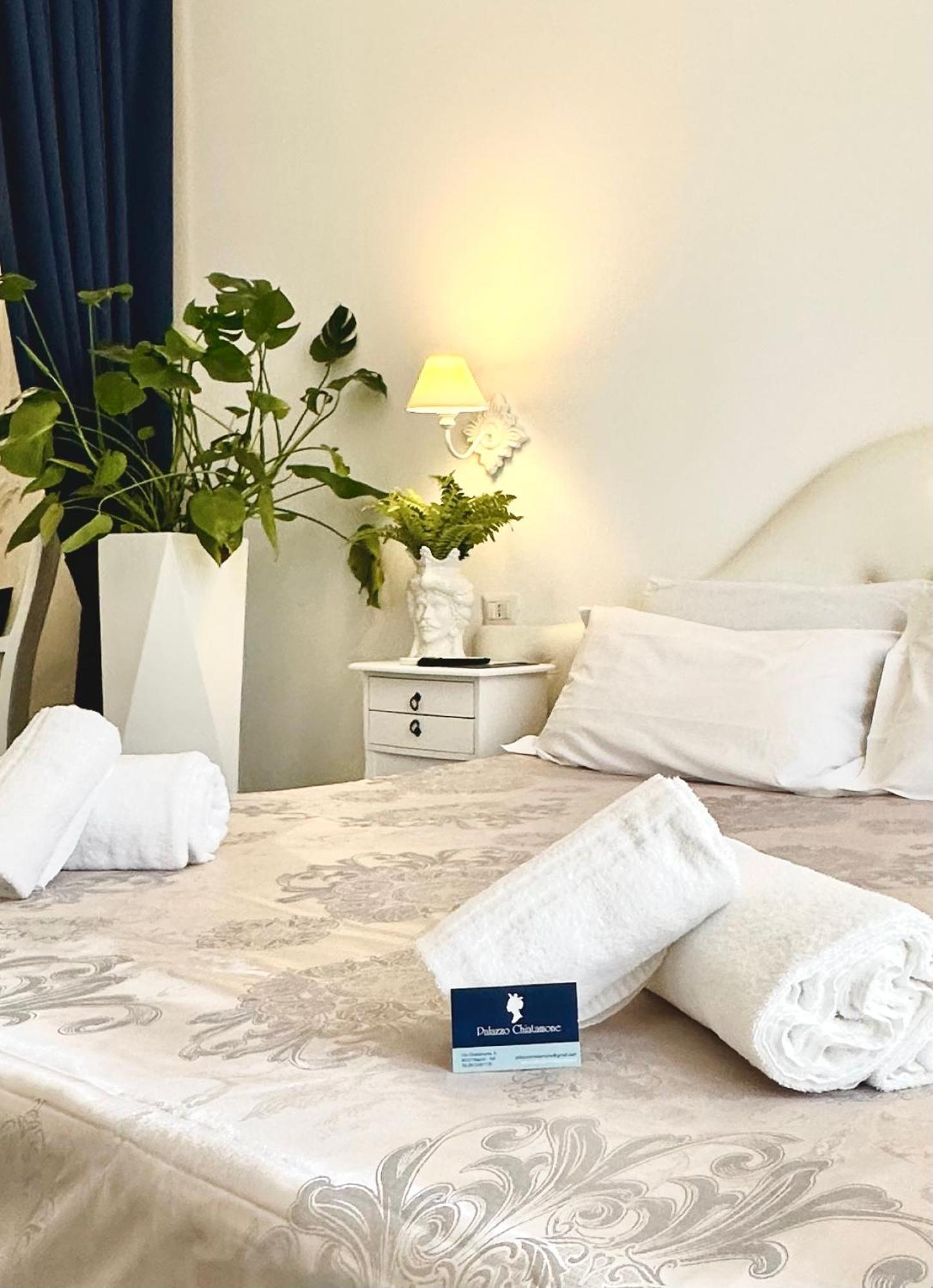 Palazzo Chiatamone Guest house *