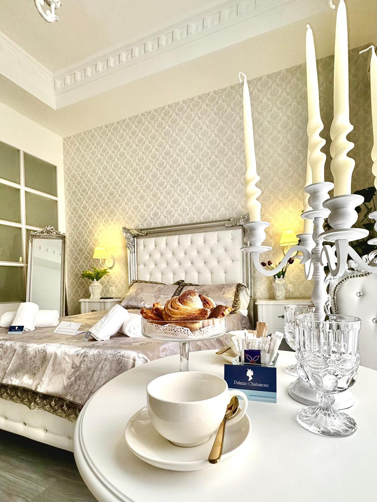 Palazzo Chiatamone Guest house *