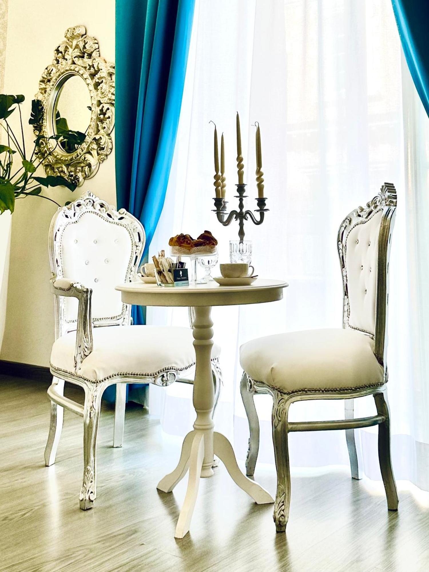 Palazzo Chiatamone Guest house *