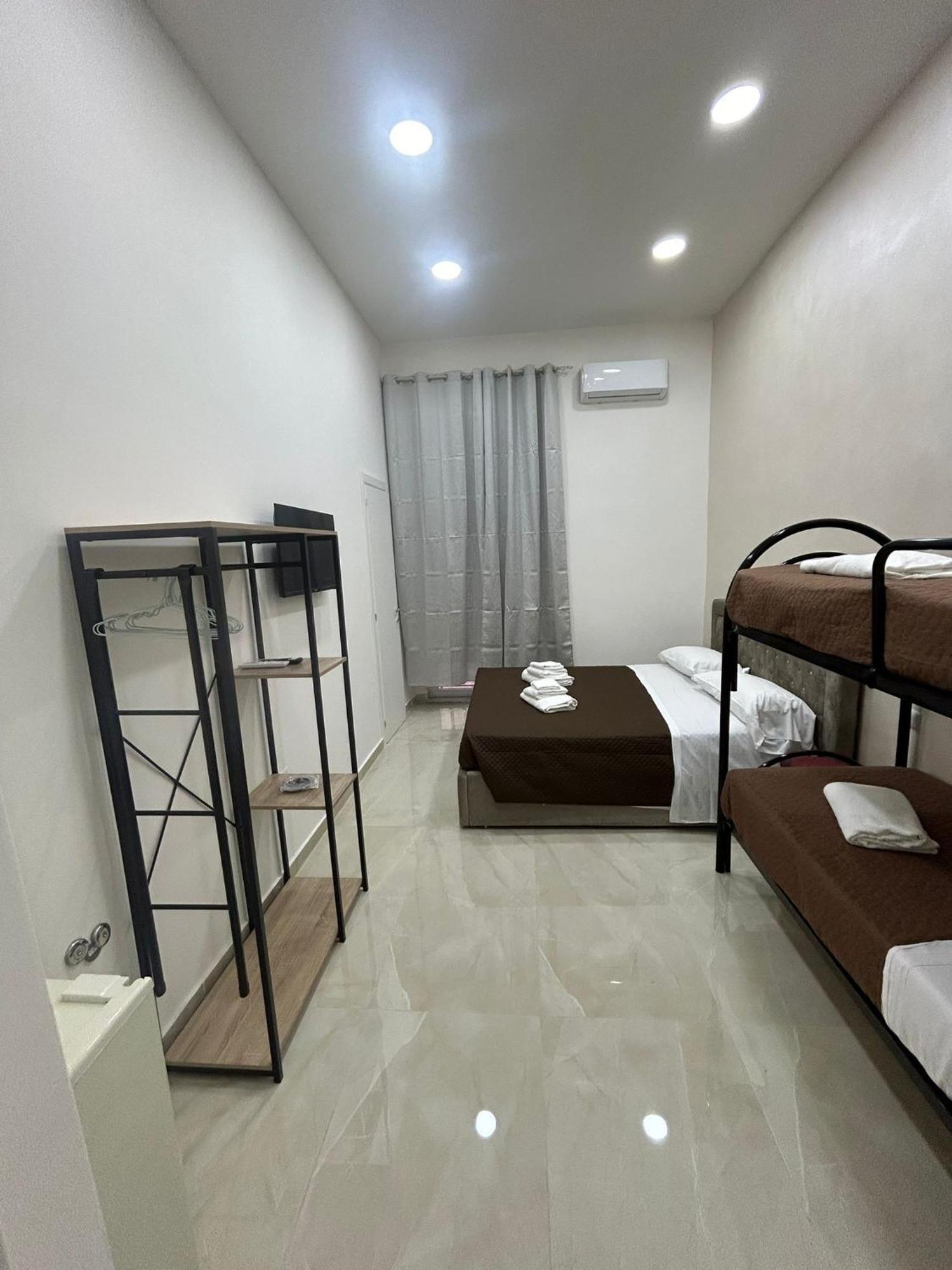 Terrace Luxury Caracciolo Apartment