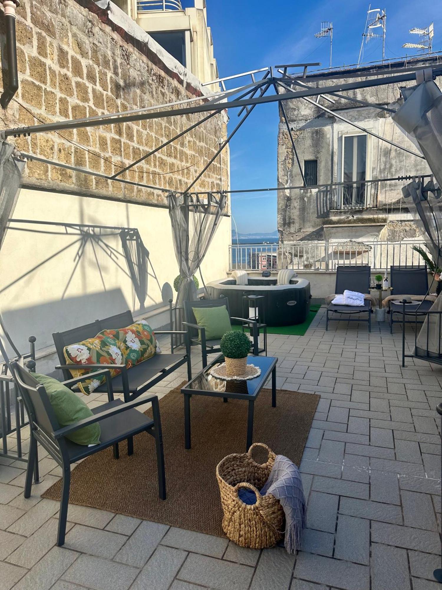 Aparthotel Palazzorefici Naples