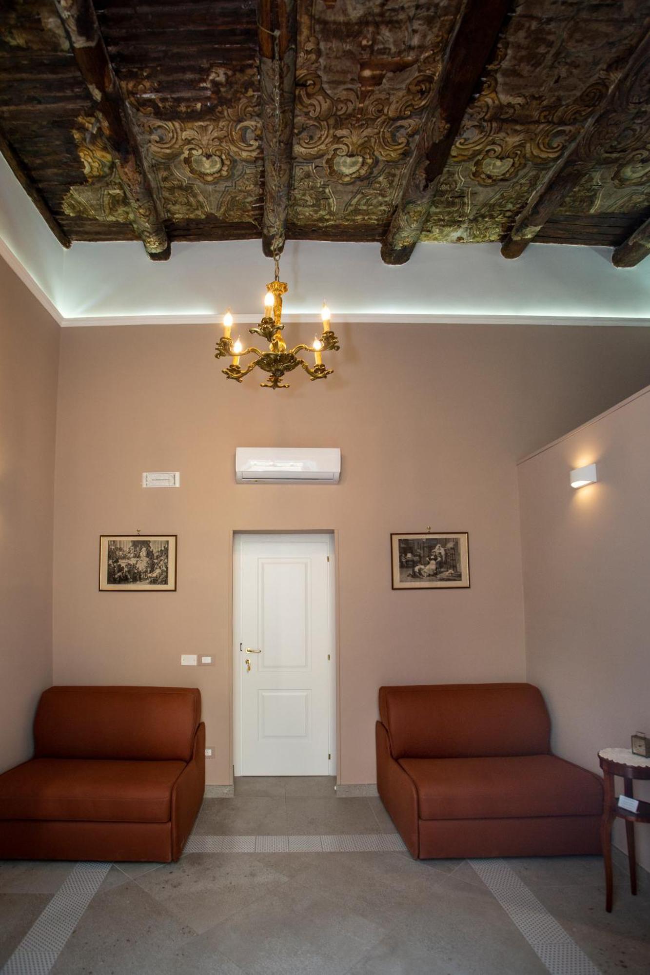 Xenia Neapolis Guest house