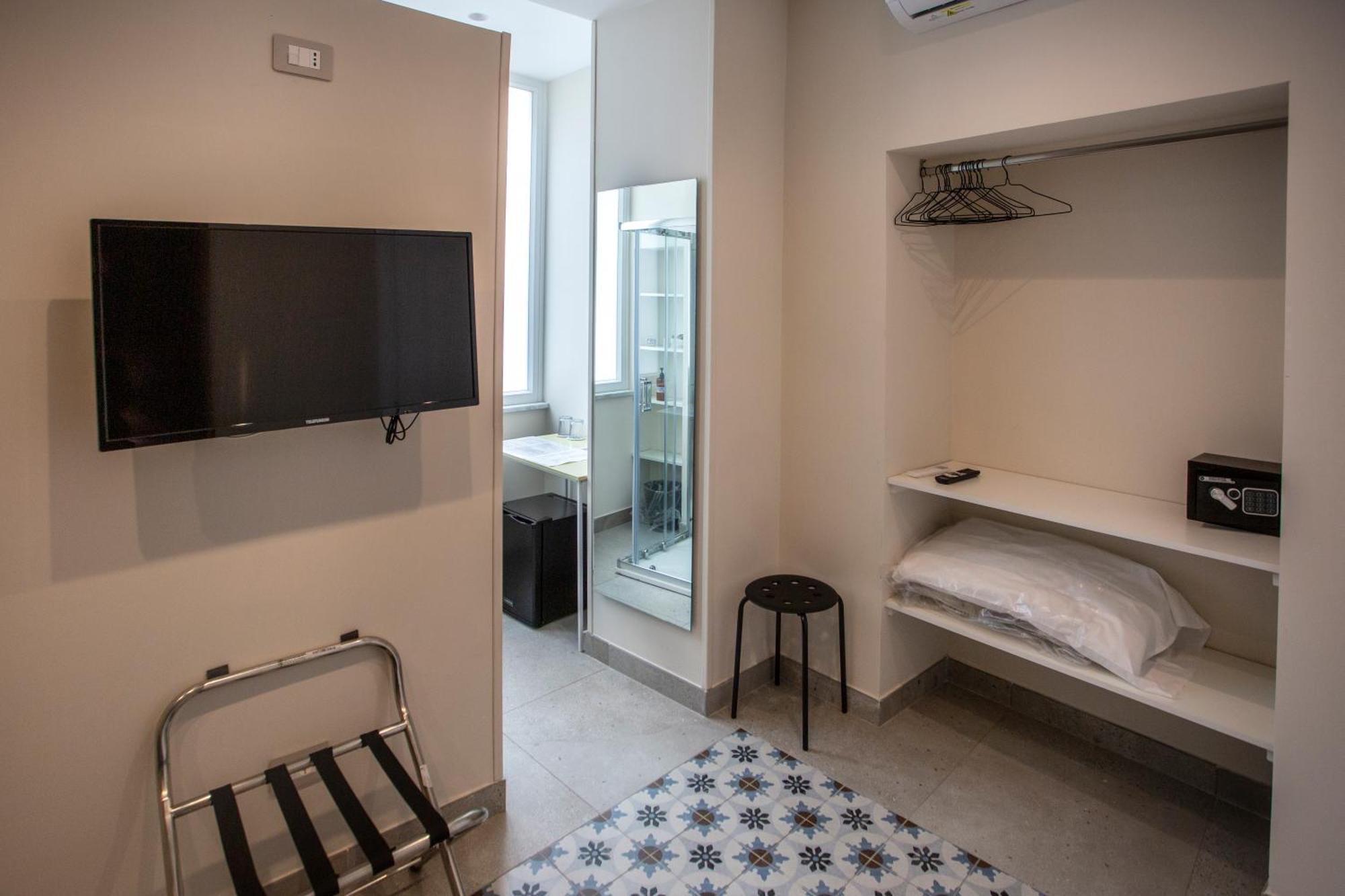 Xenia Neapolis Naples
