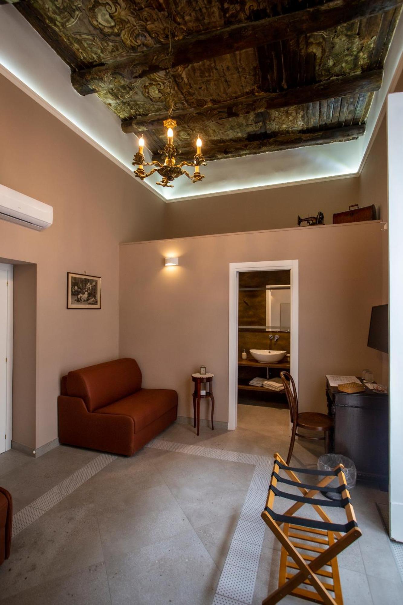 Xenia Neapolis Guest house