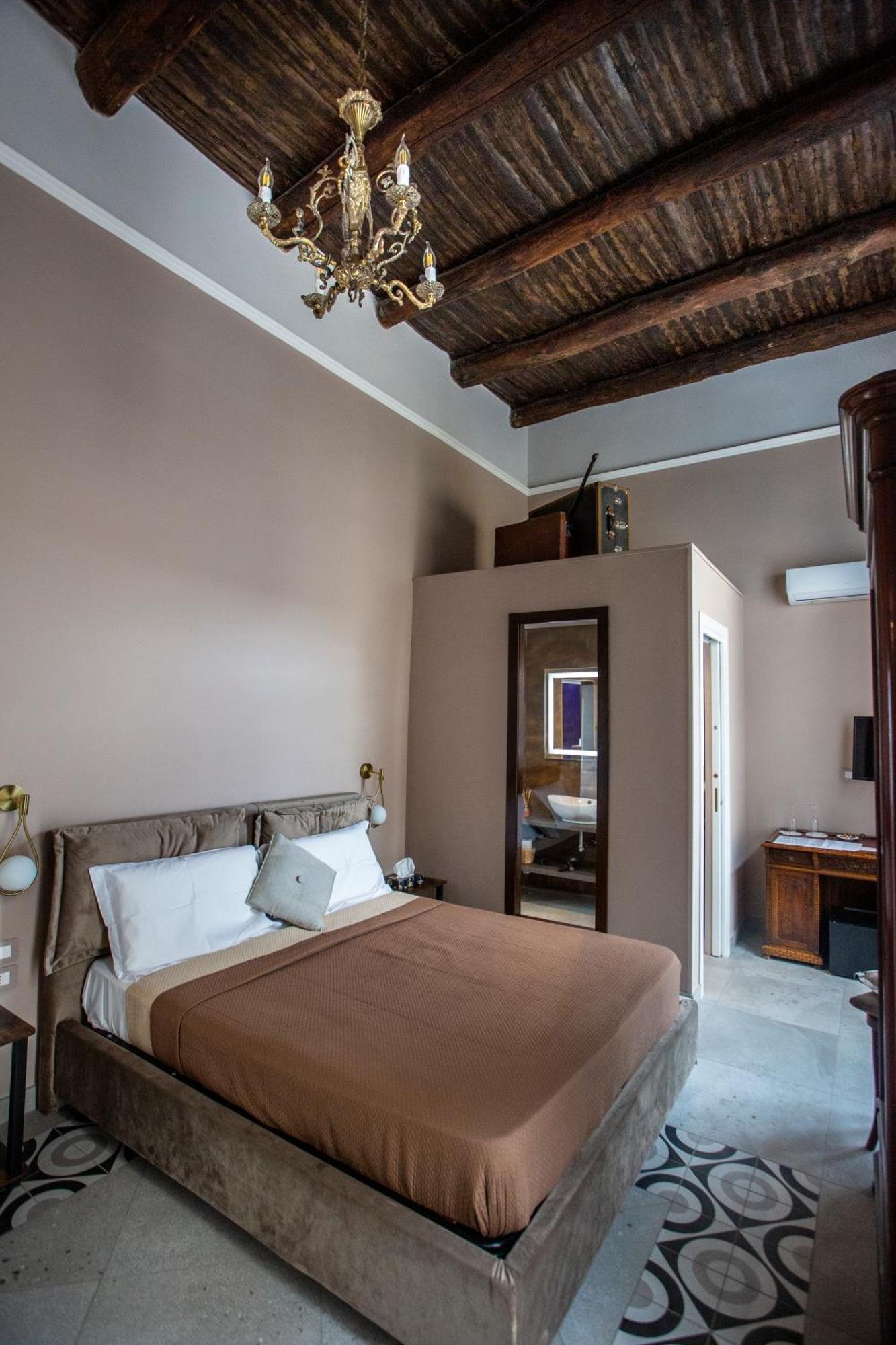 Xenia Neapolis Guest house *