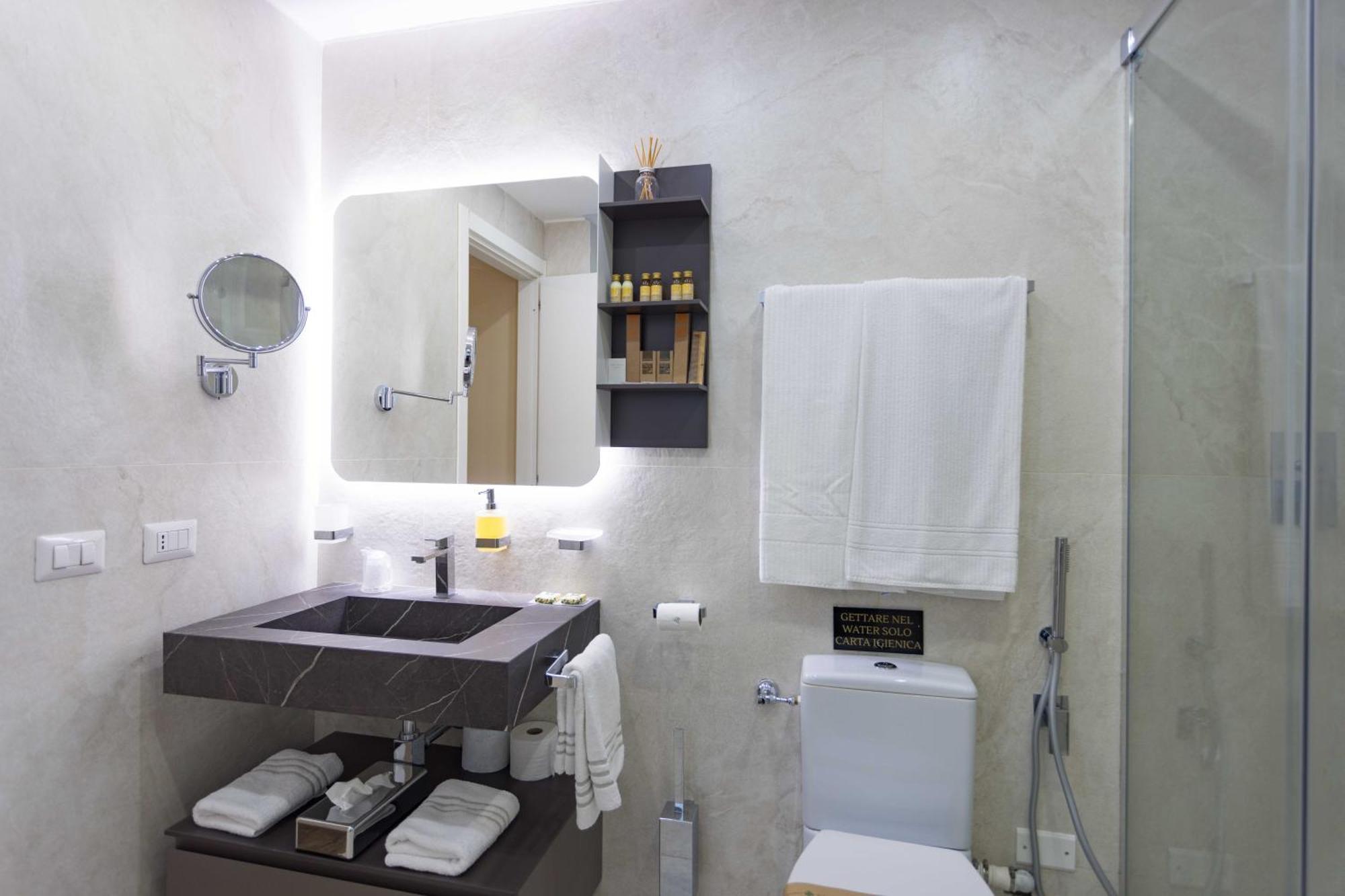 Bed & Breakfast Domus Deorum Deluxe Naples