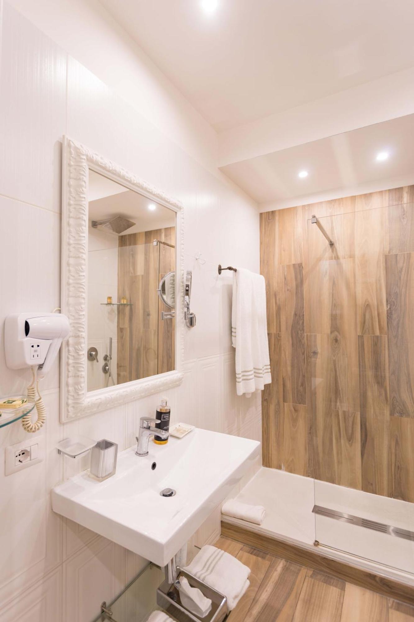 Domus Deorum Deluxe 2*