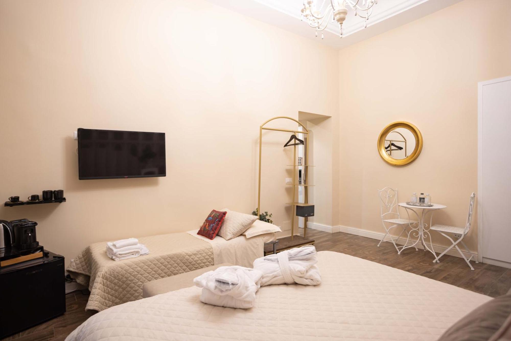 Bed & Breakfast Domus Deorum Deluxe Naples