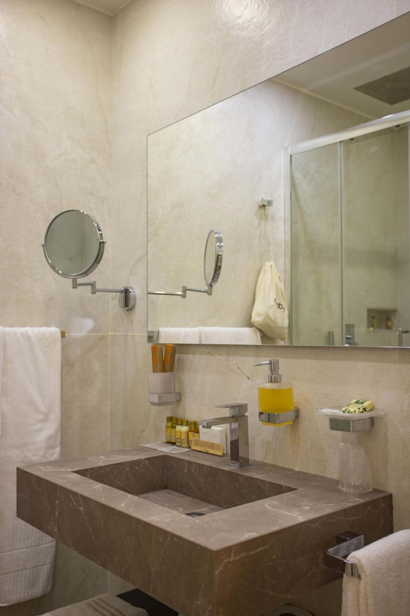 Domus Deorum Deluxe 2*
