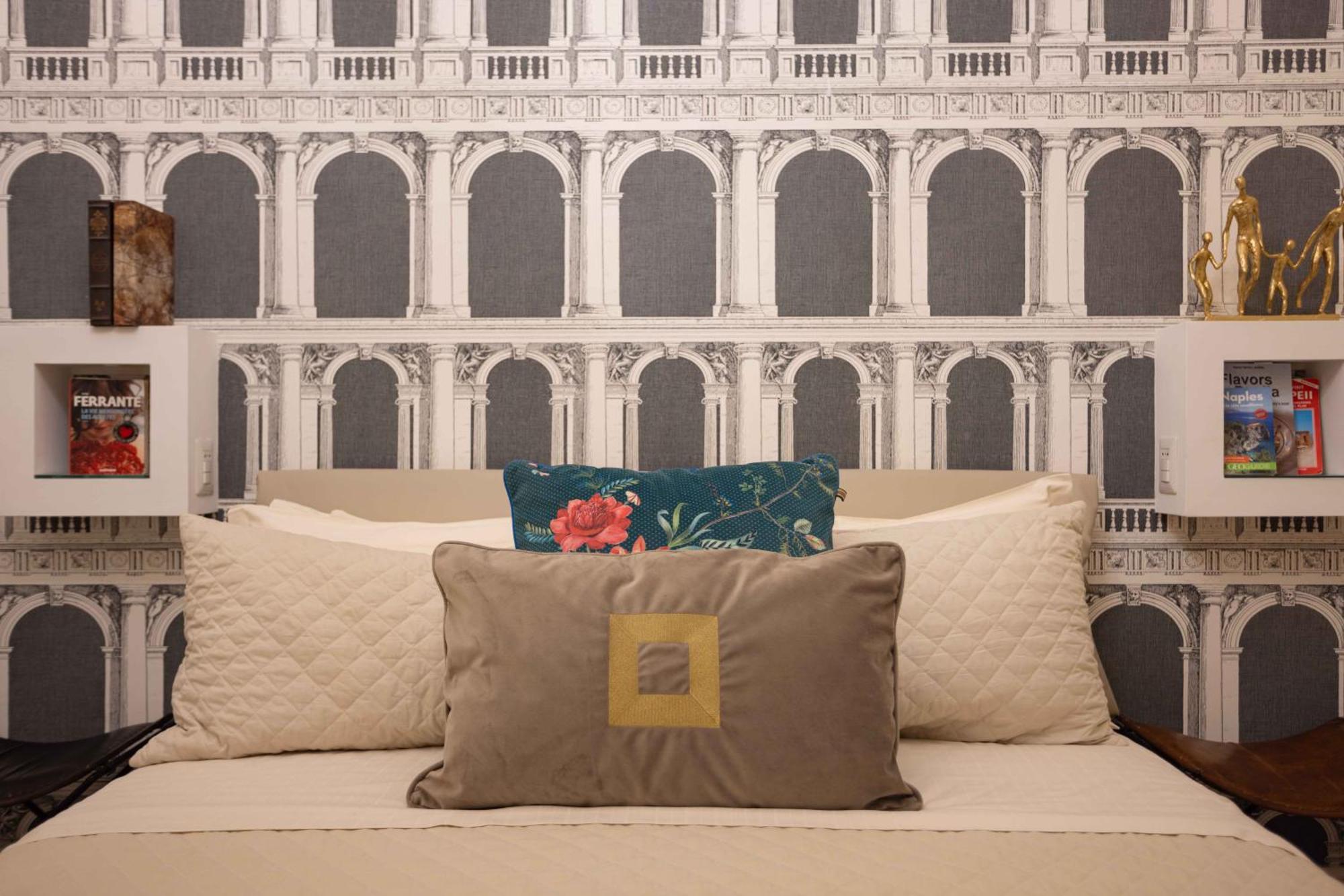 Domus Deorum Deluxe Naples