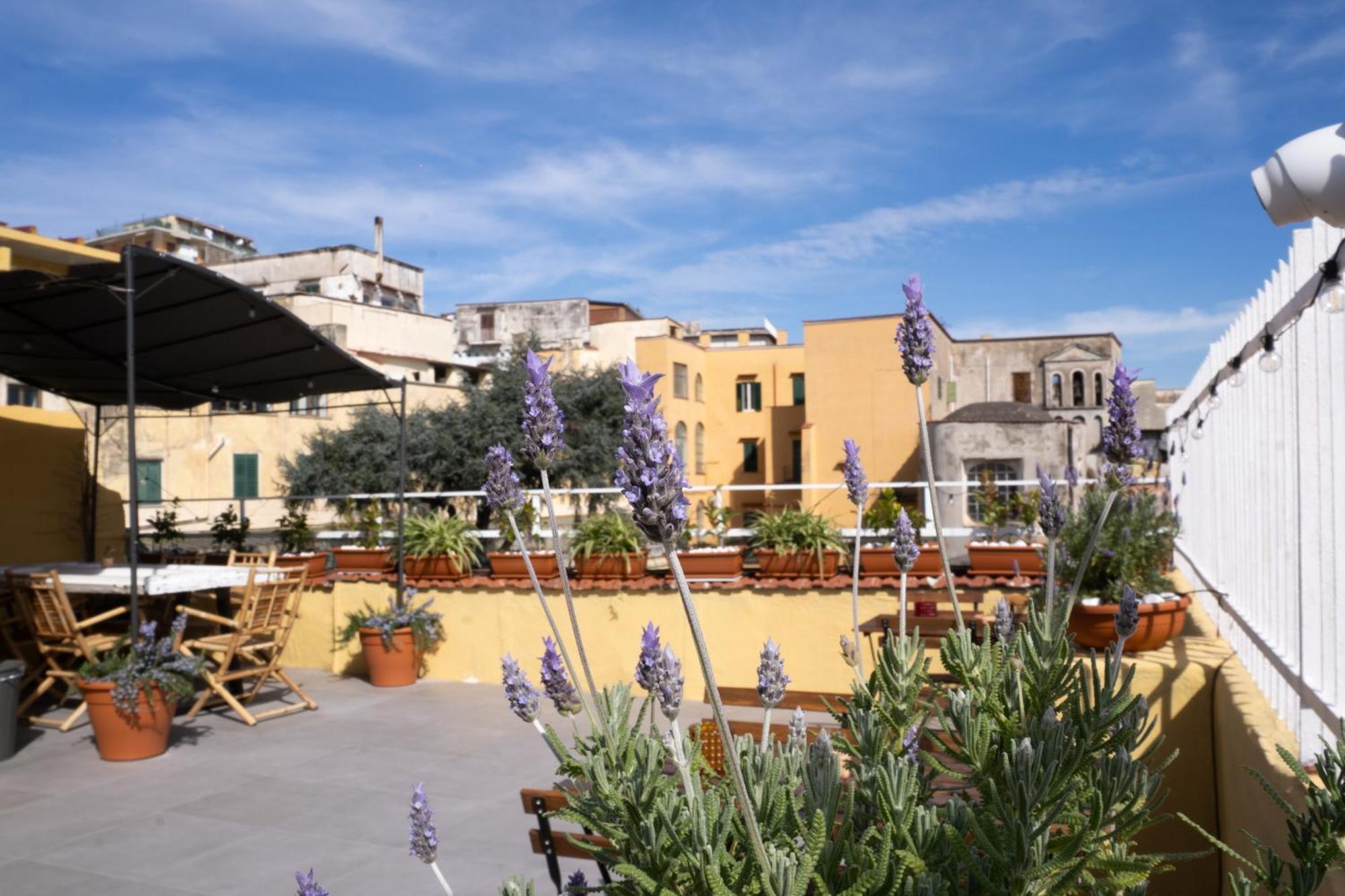 Hopestel Secret Garden * Naples