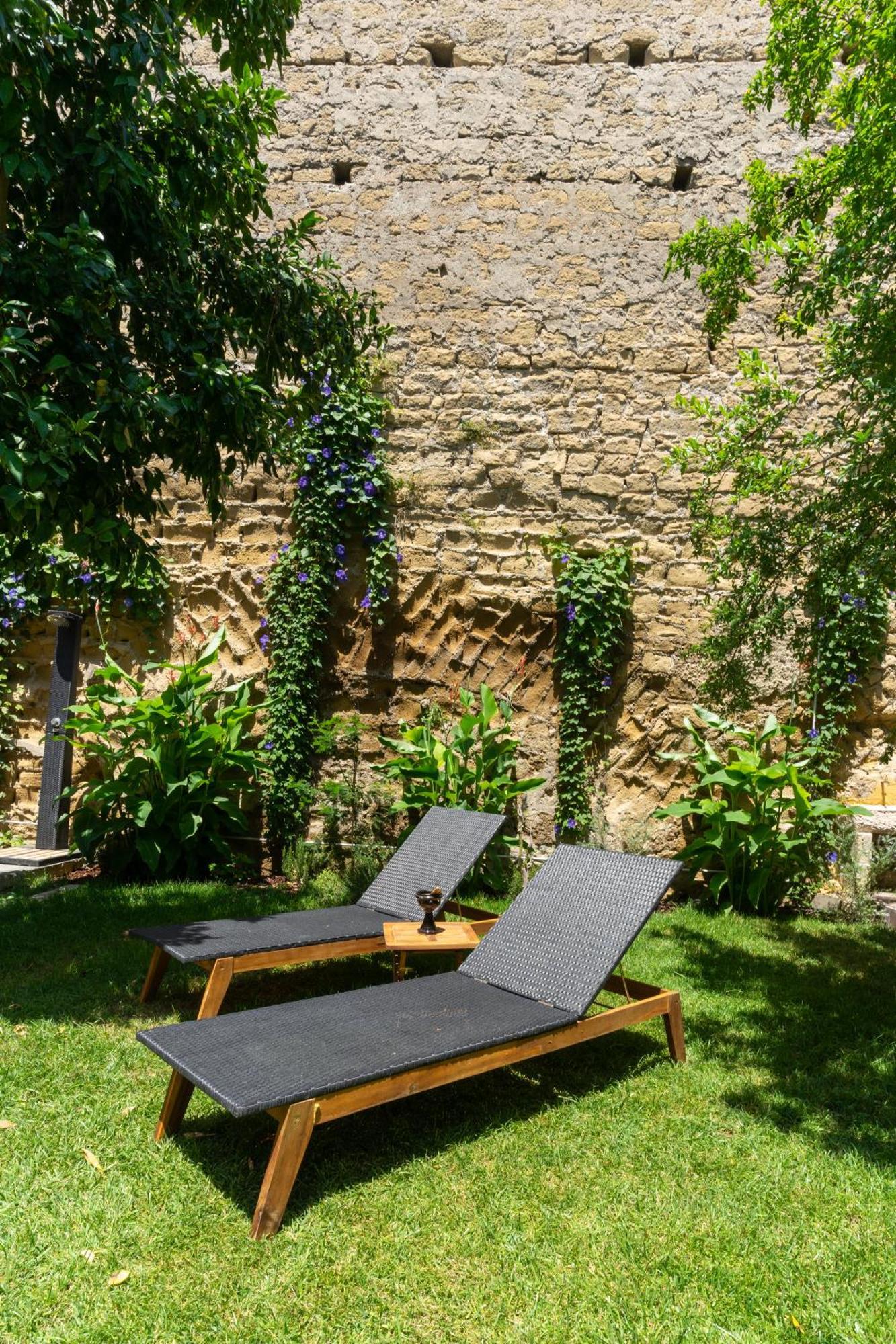 Hopestel Secret Garden *