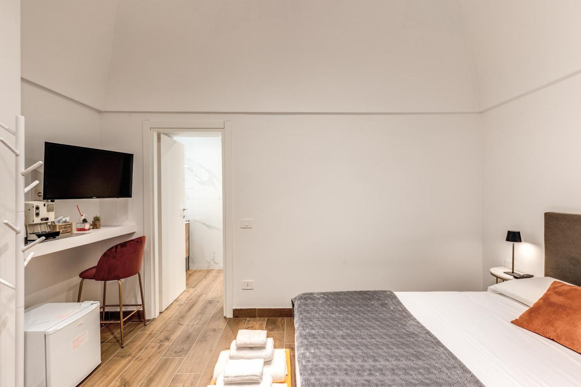 Domus Partenopea Guest house