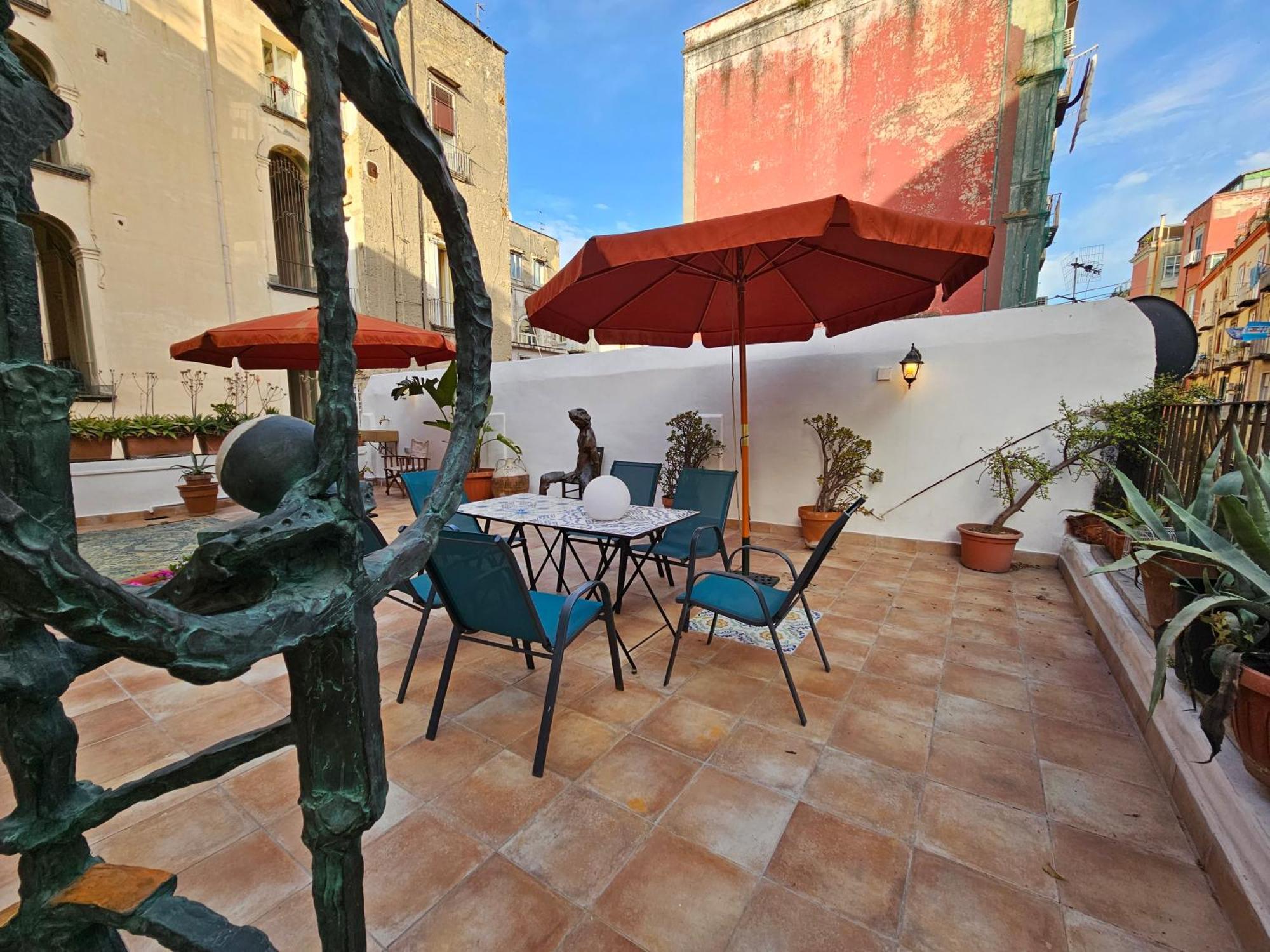 The Spanish Palace, Suites, Rooms, & Terraces Bed & Breakfast Naples