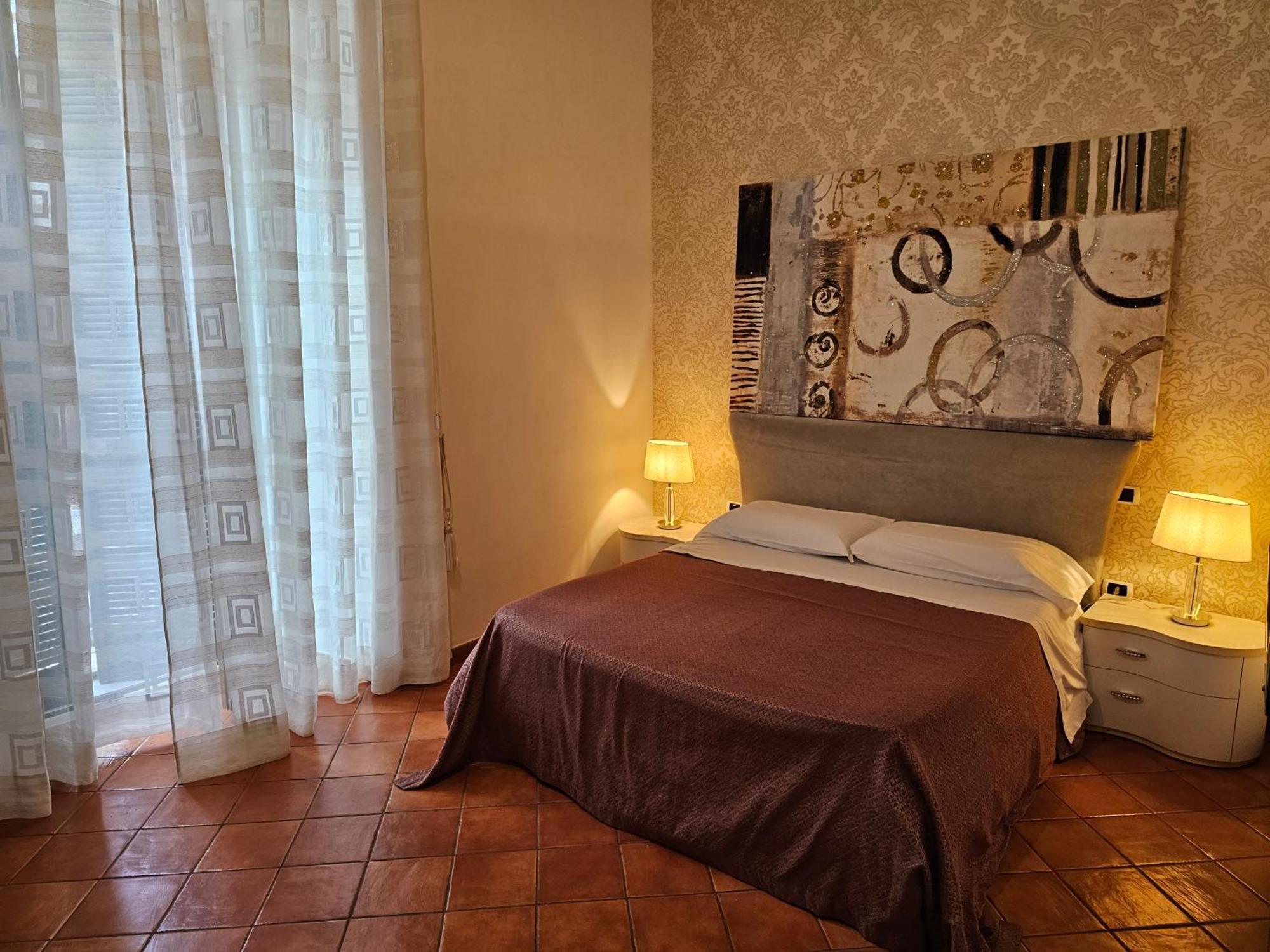 The Spanish Palace, Suites, Rooms, & Terraces Naples