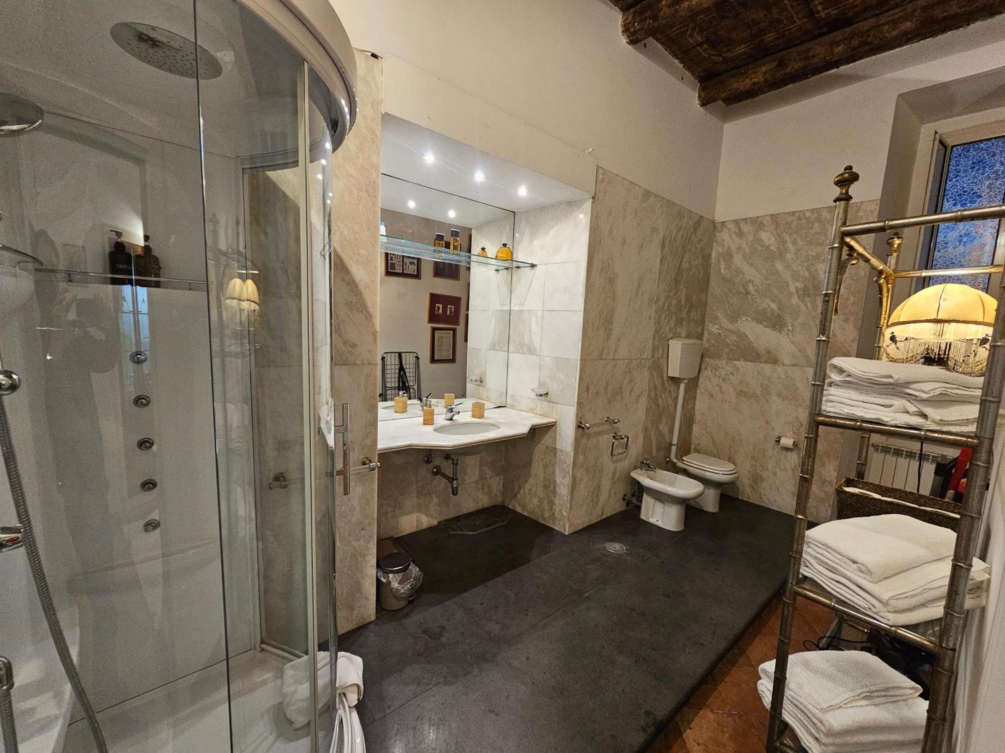 The Spanish Palace, Suites, Rooms, & Terraces Bed & Breakfast 3*