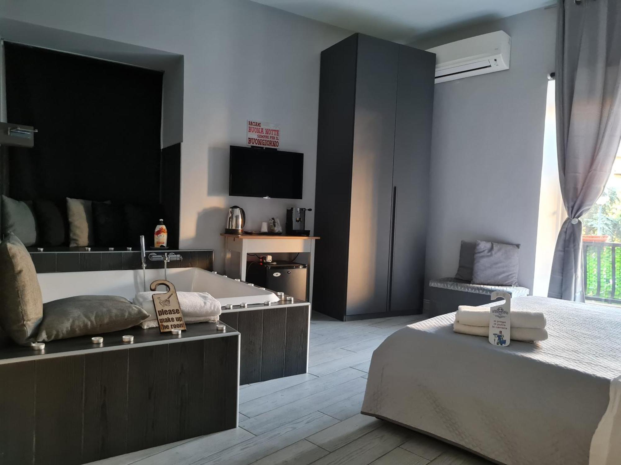 Esposito Plaza- & Guest house