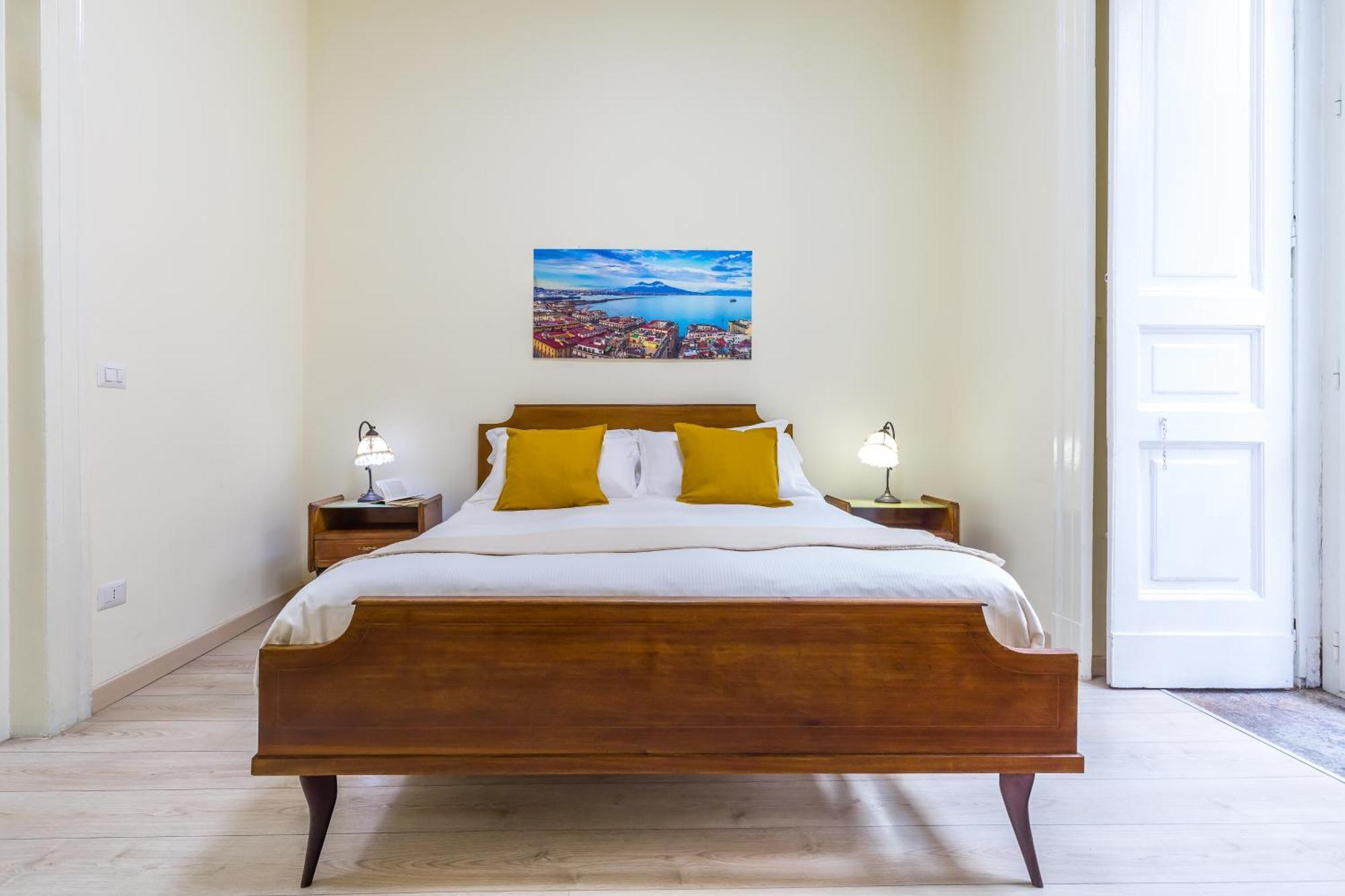 Apartment A Pochi Passi Da Piazza Del Gesu By Wonderful Italy *