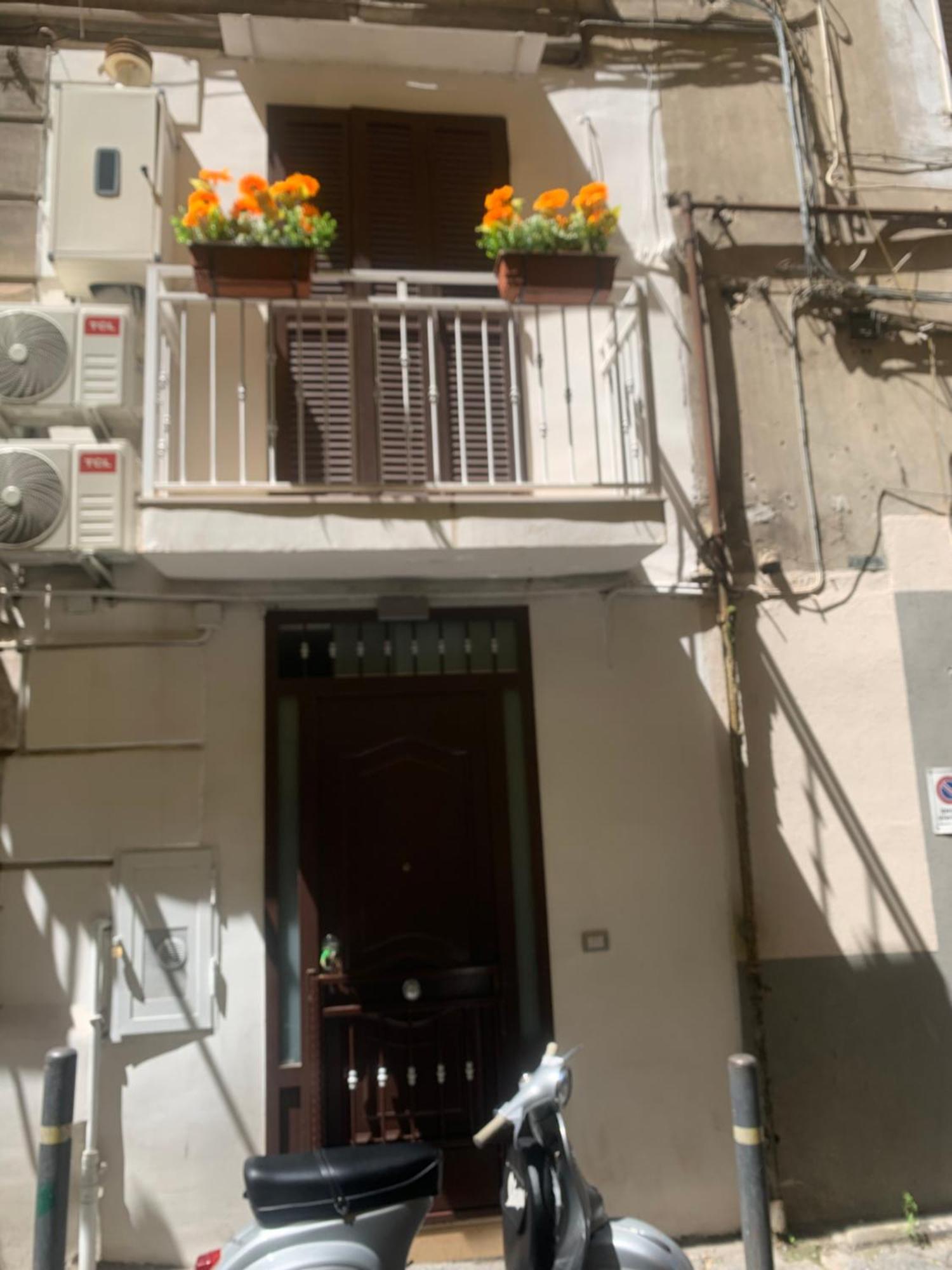 Apartment Viky House Chiaja 1 *