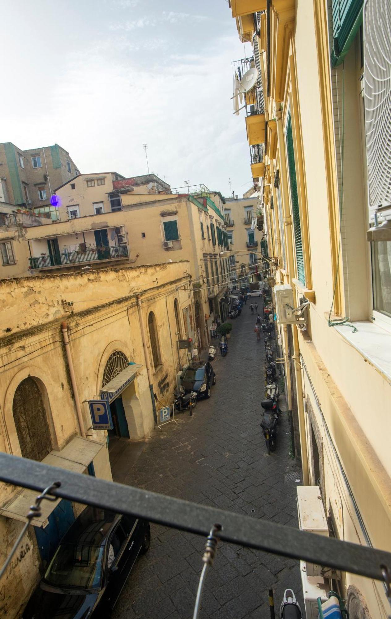 Na Naples