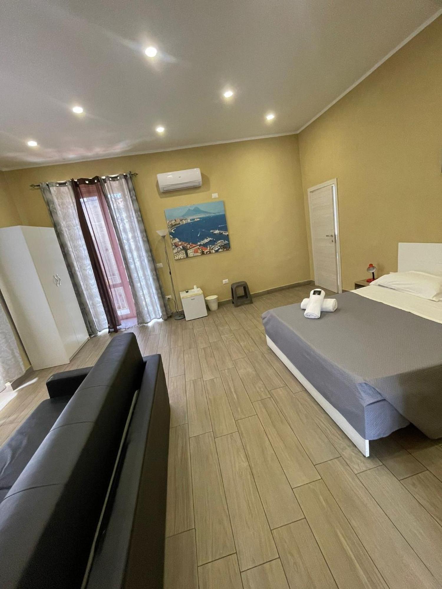 Bed & Breakfast Royal Dante Naples