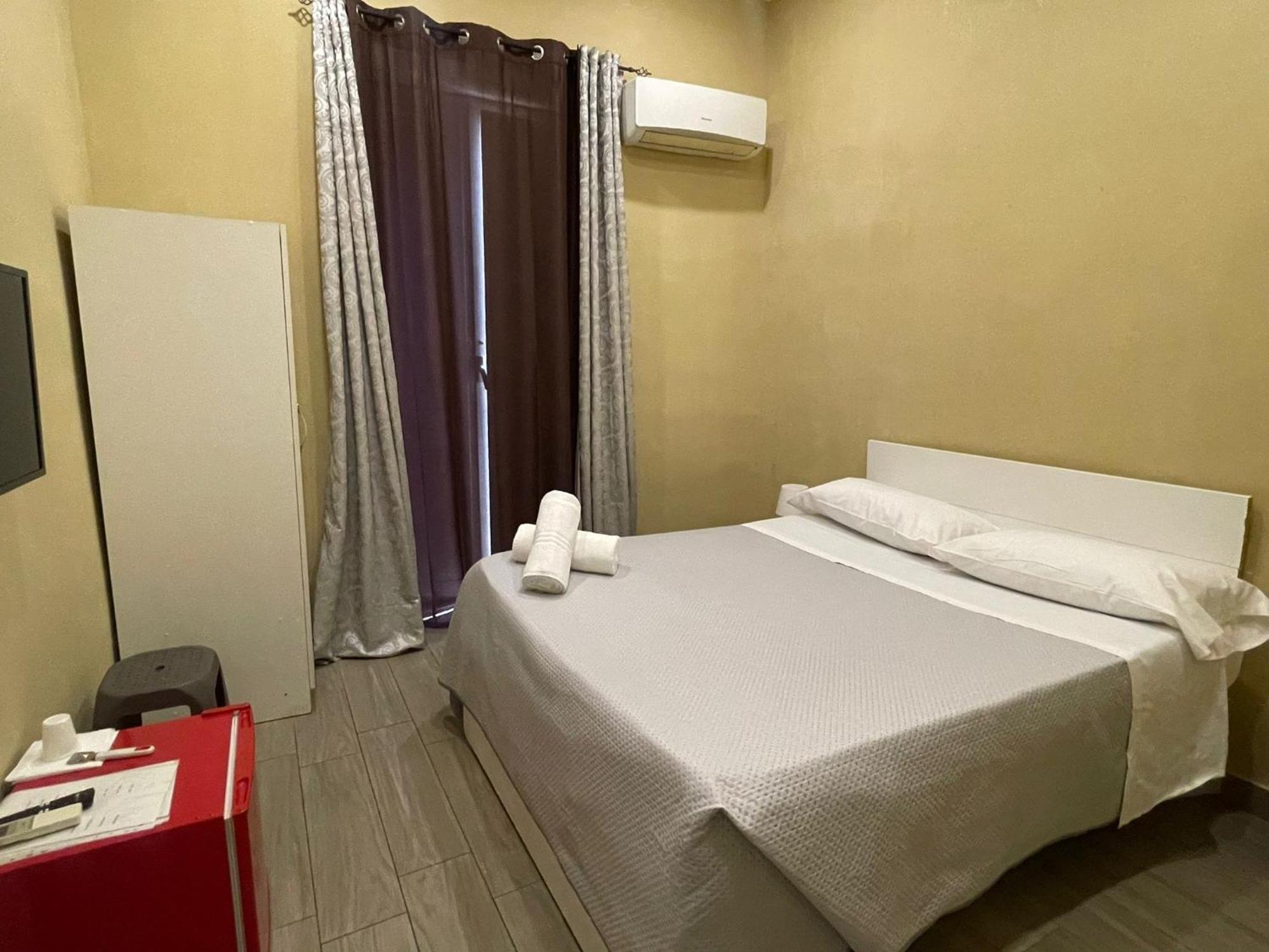 Royal Dante Naples