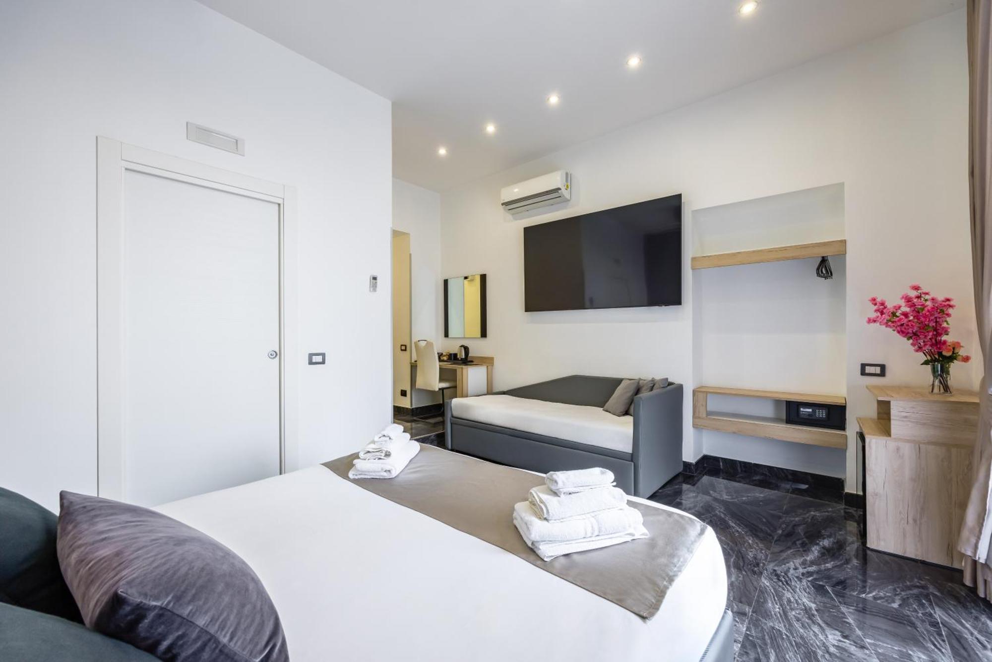 Palace Napoli 3*