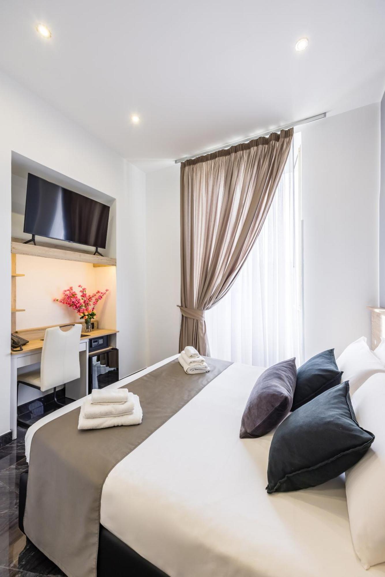 Hotel Palace Napoli 3*