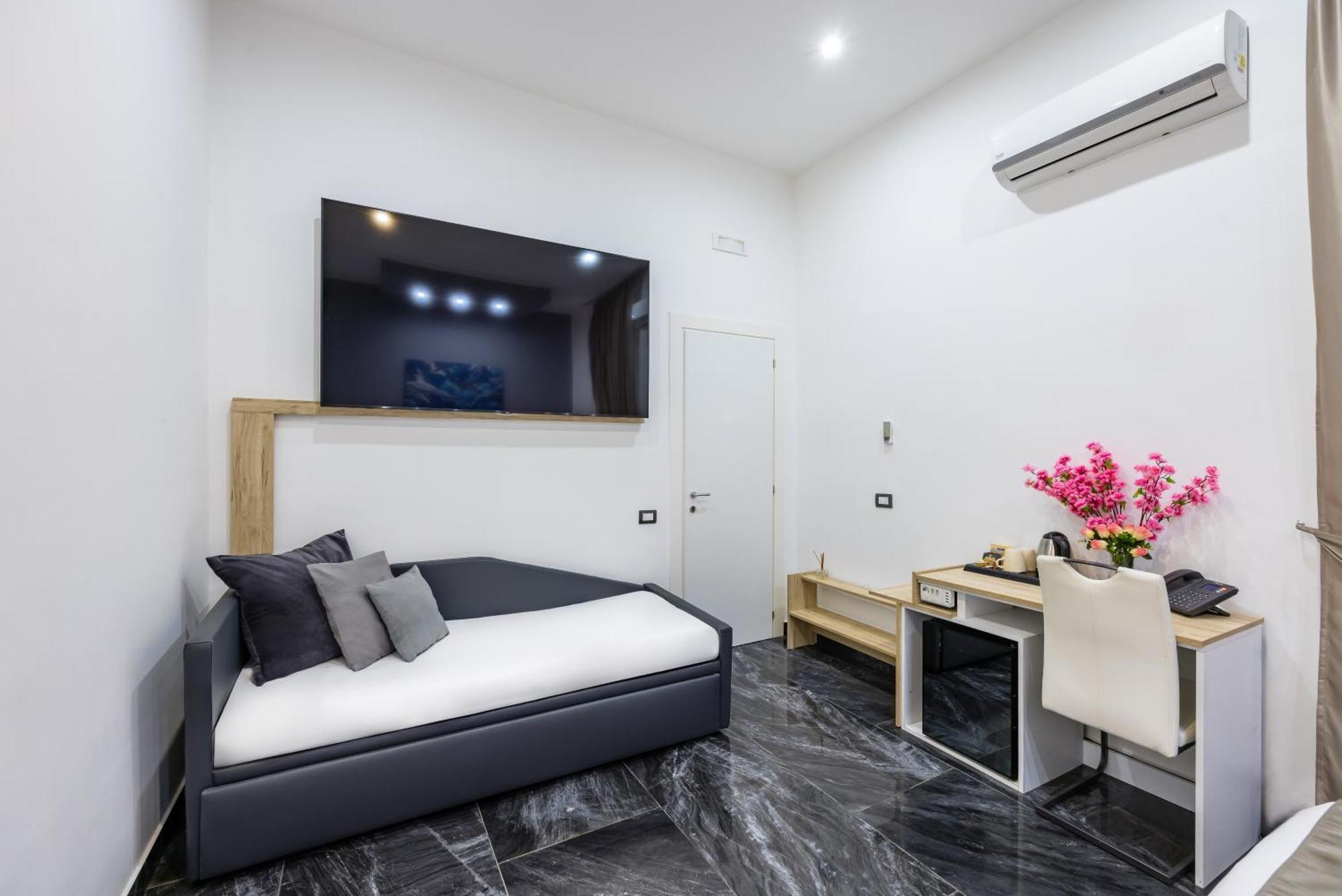 Palace Napoli 3*