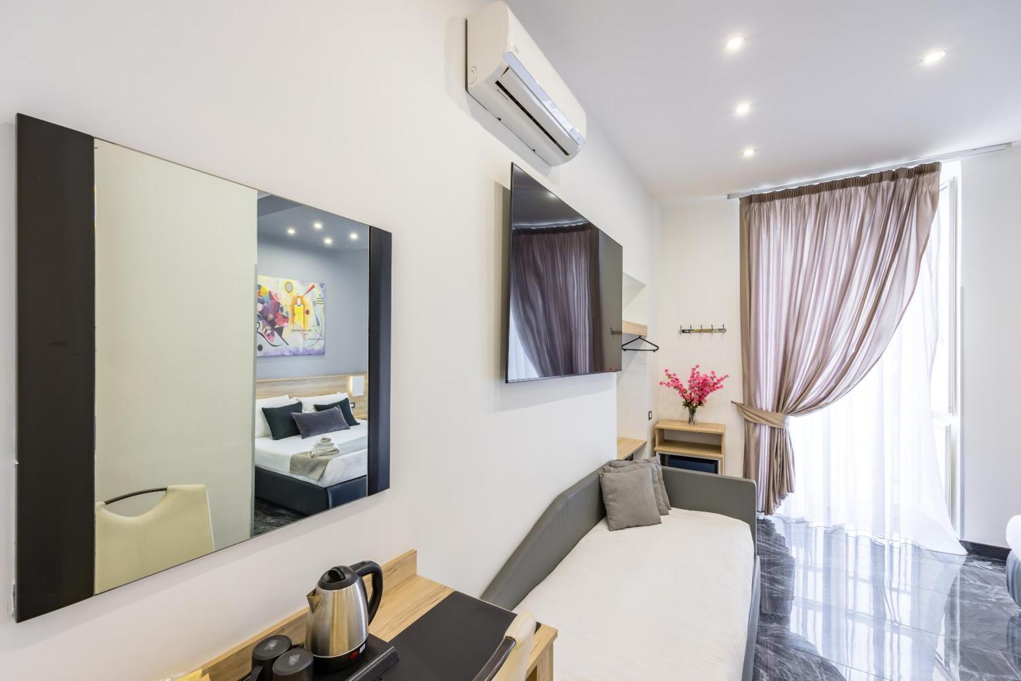 Palace Napoli 3* Naples