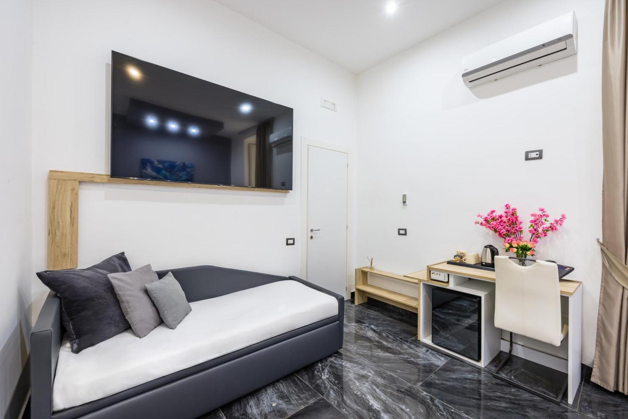 Hotel Palace Napoli 3*