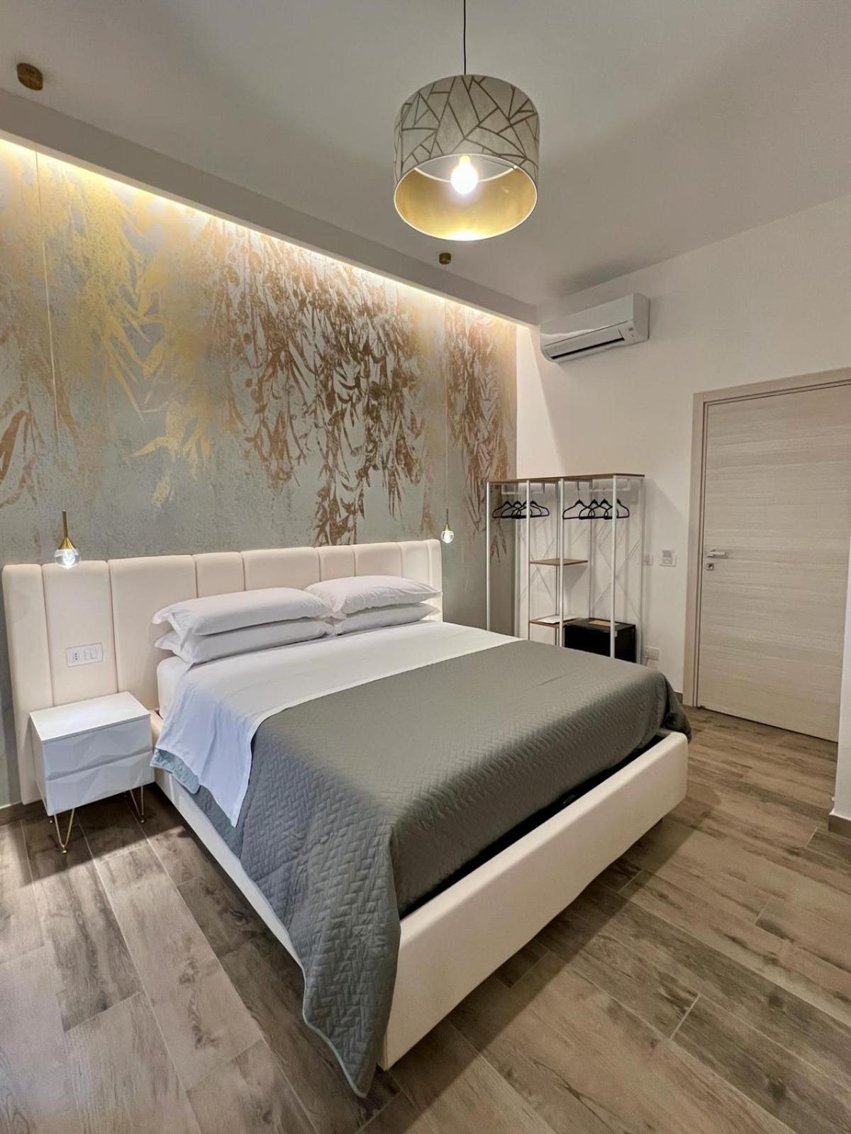 Le Dimore Di Lorenzo Guest house Naples