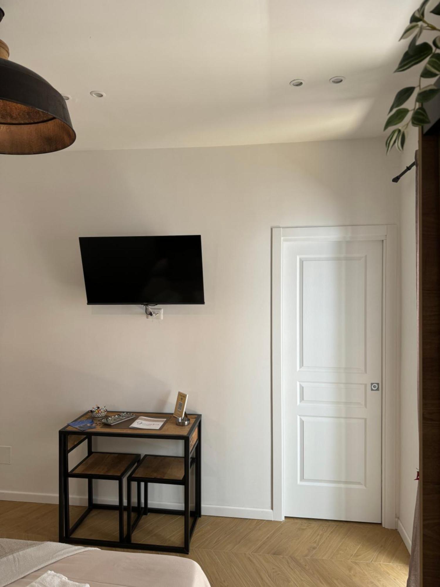 Gennarino - Panorama With Balcony And Urban Loft Apartment