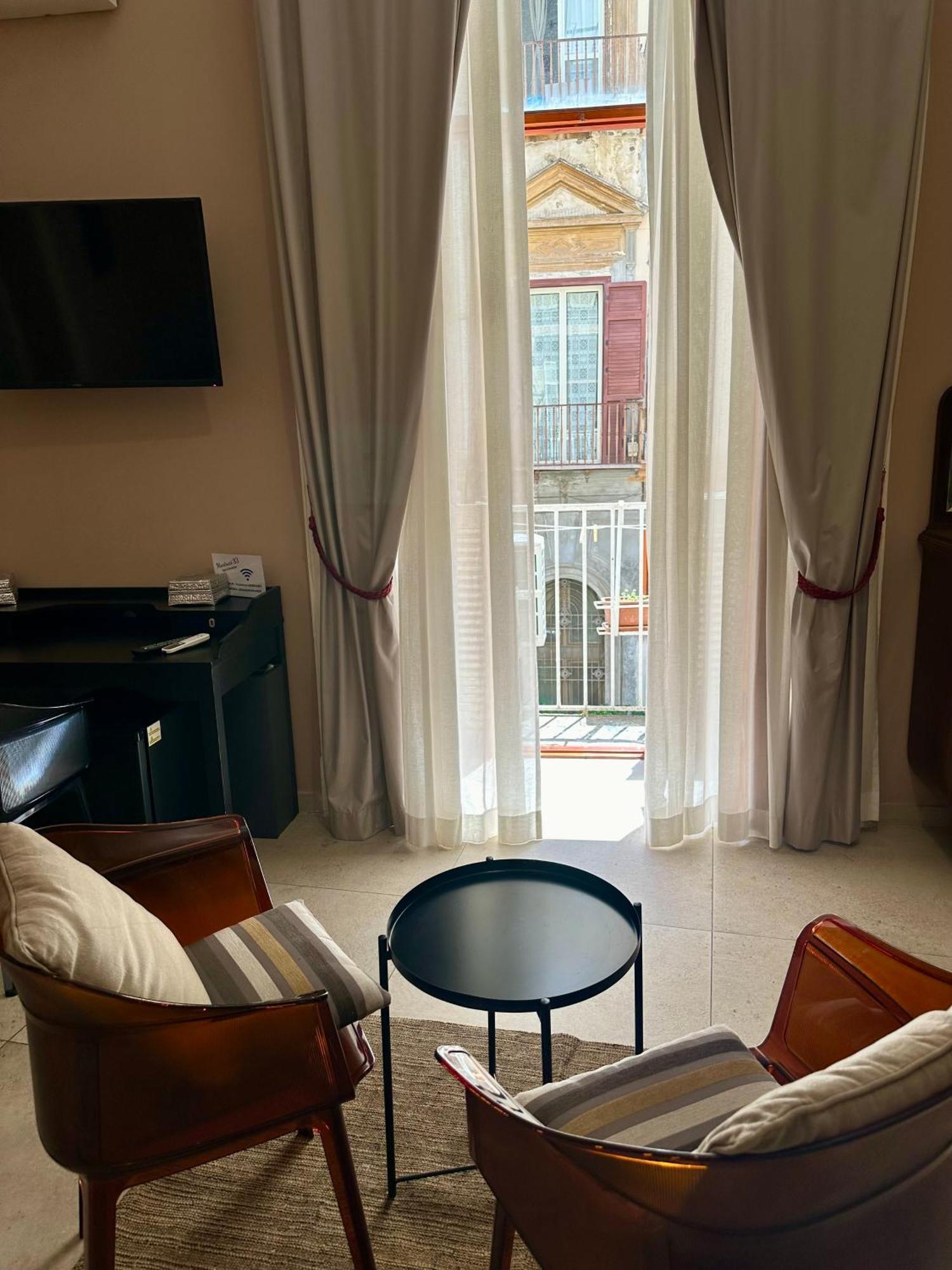 Martucci 83 Bed & Breakfast *