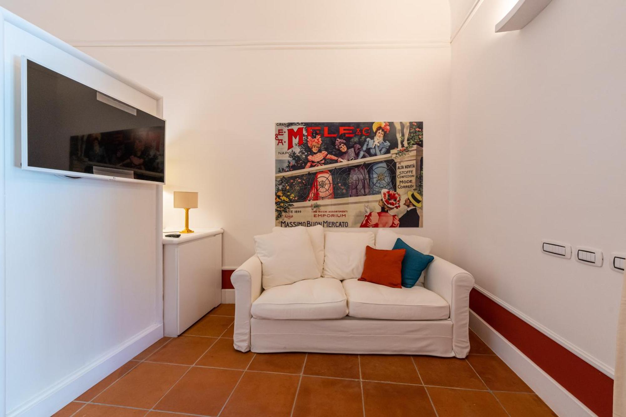 Corte Satriano * Naples