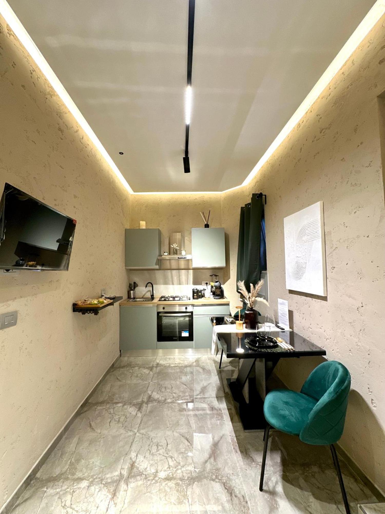 Falco Boutique With Jacuzzi Apartment *
