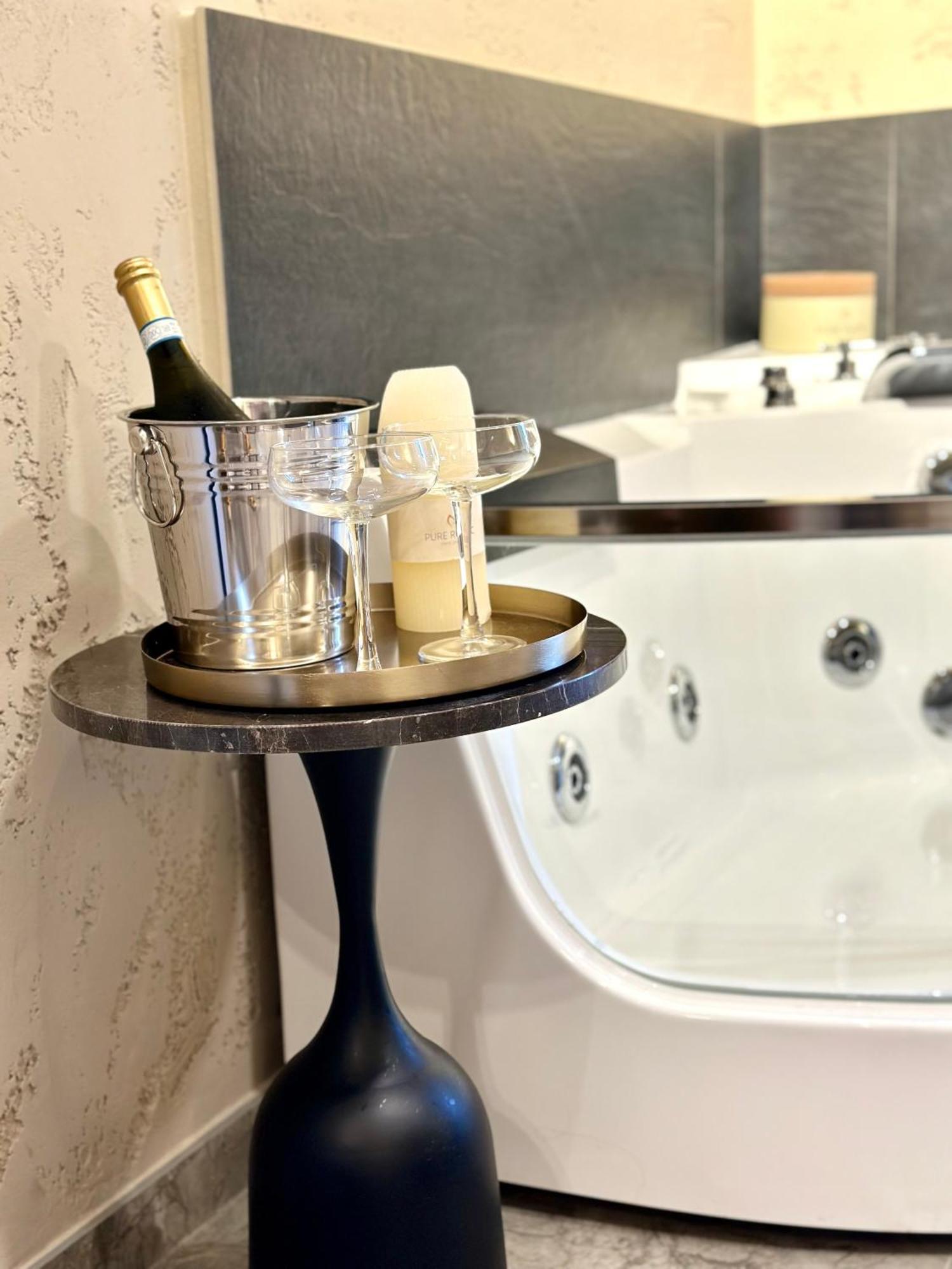 Apartment Falco Boutique With Jacuzzi *
