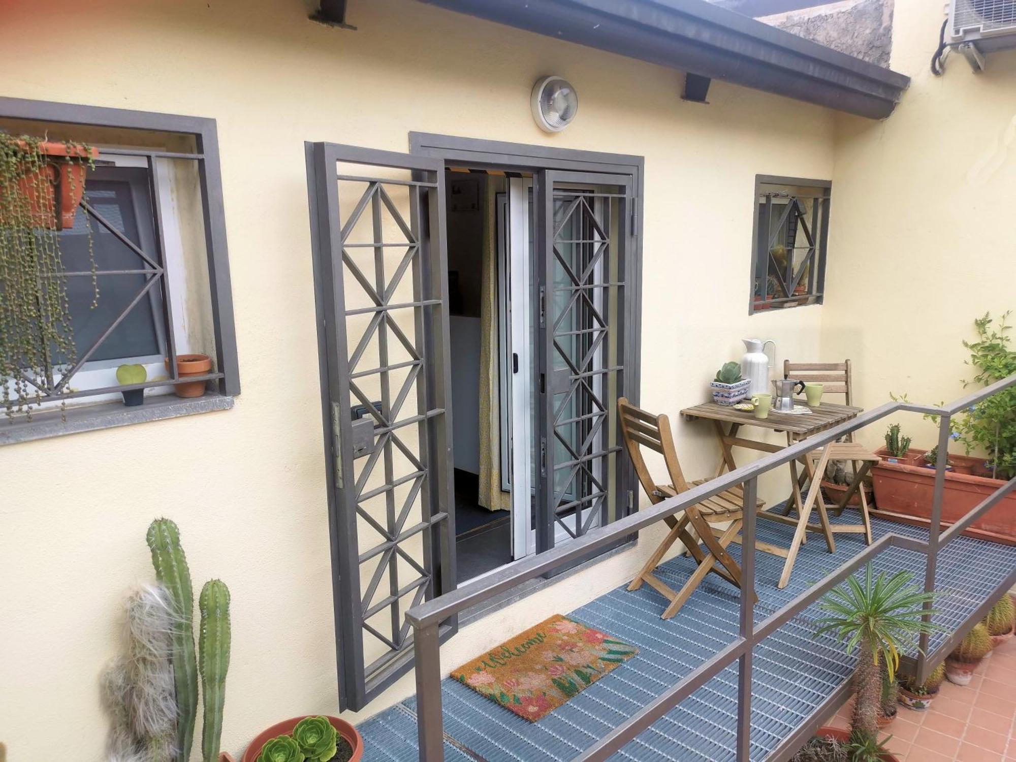 Casetta Correra Relax Con Terrazzo E Confortevole Smart Working Nel Centro Di Napoli Naples