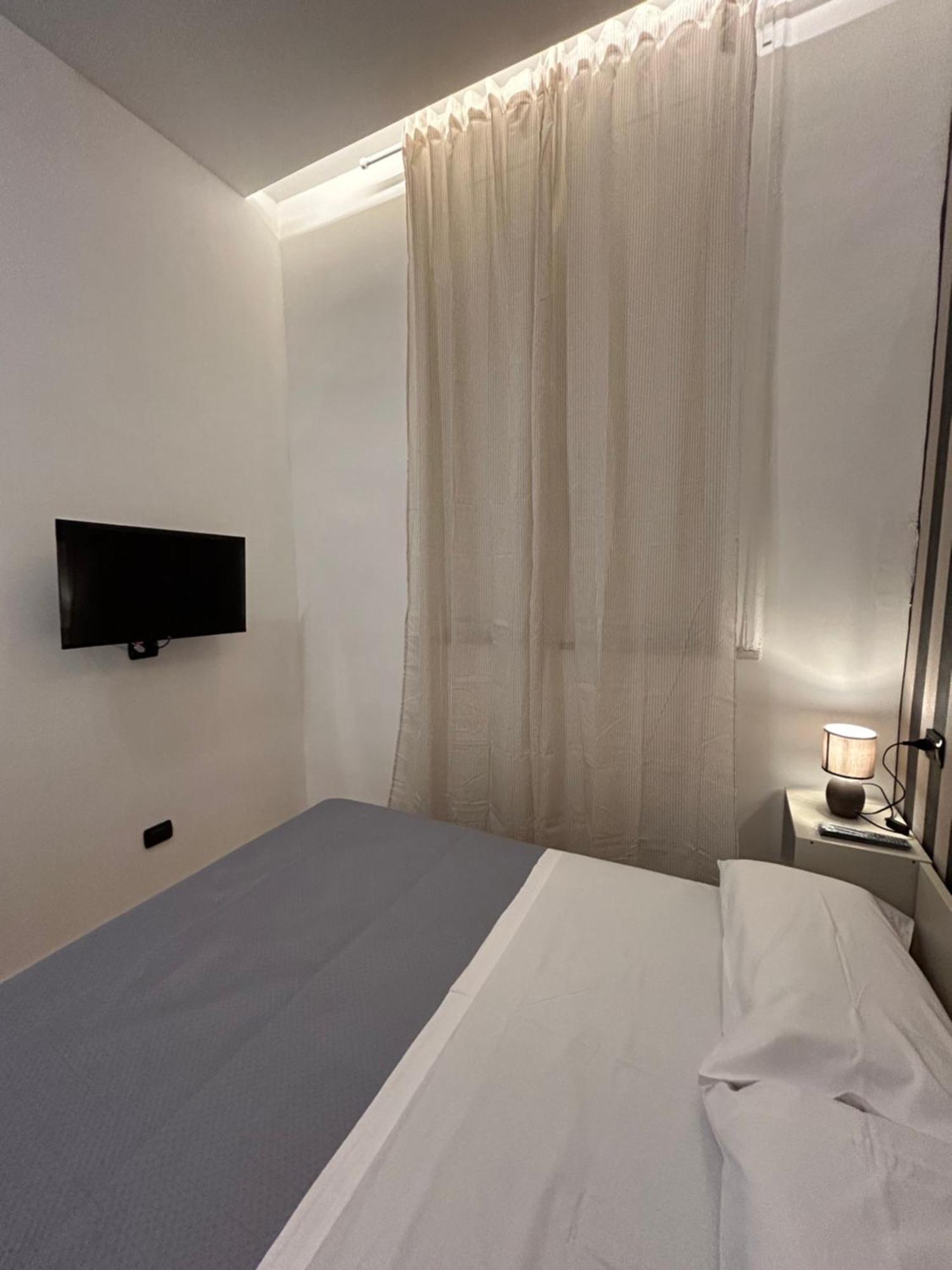 Bed & Breakfast Binario 14 Piazza Garibaldi Naples