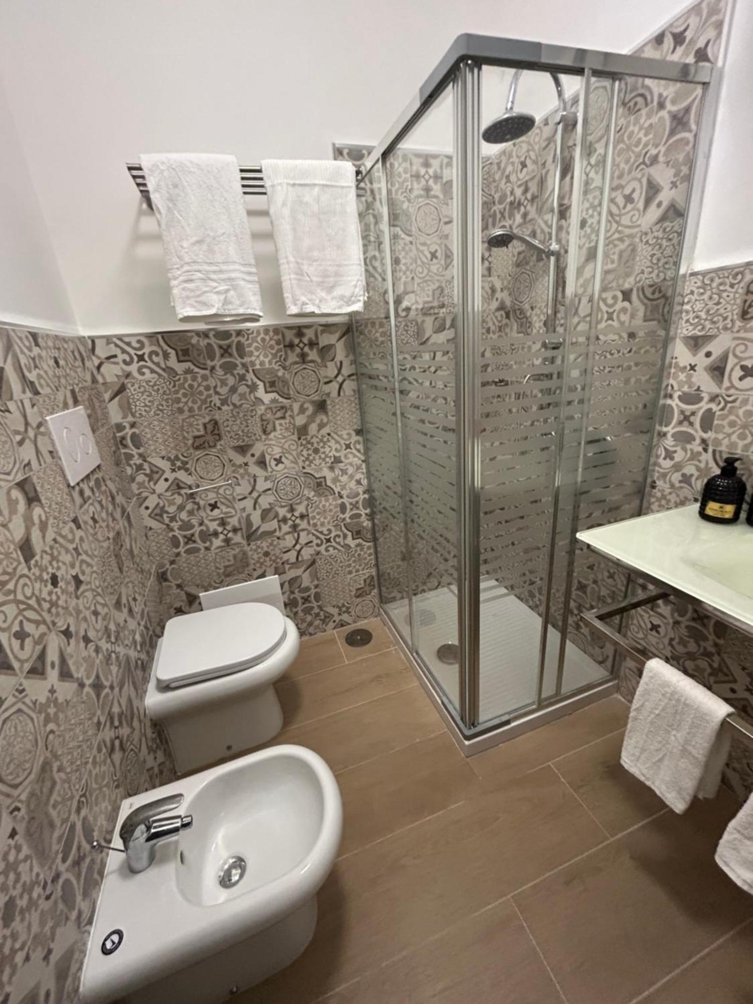 Bed & Breakfast Binario 14 Piazza Garibaldi *