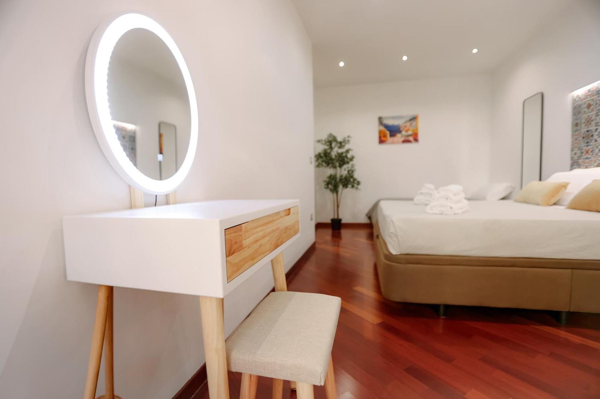 Domus Gallery Apartment Naples
