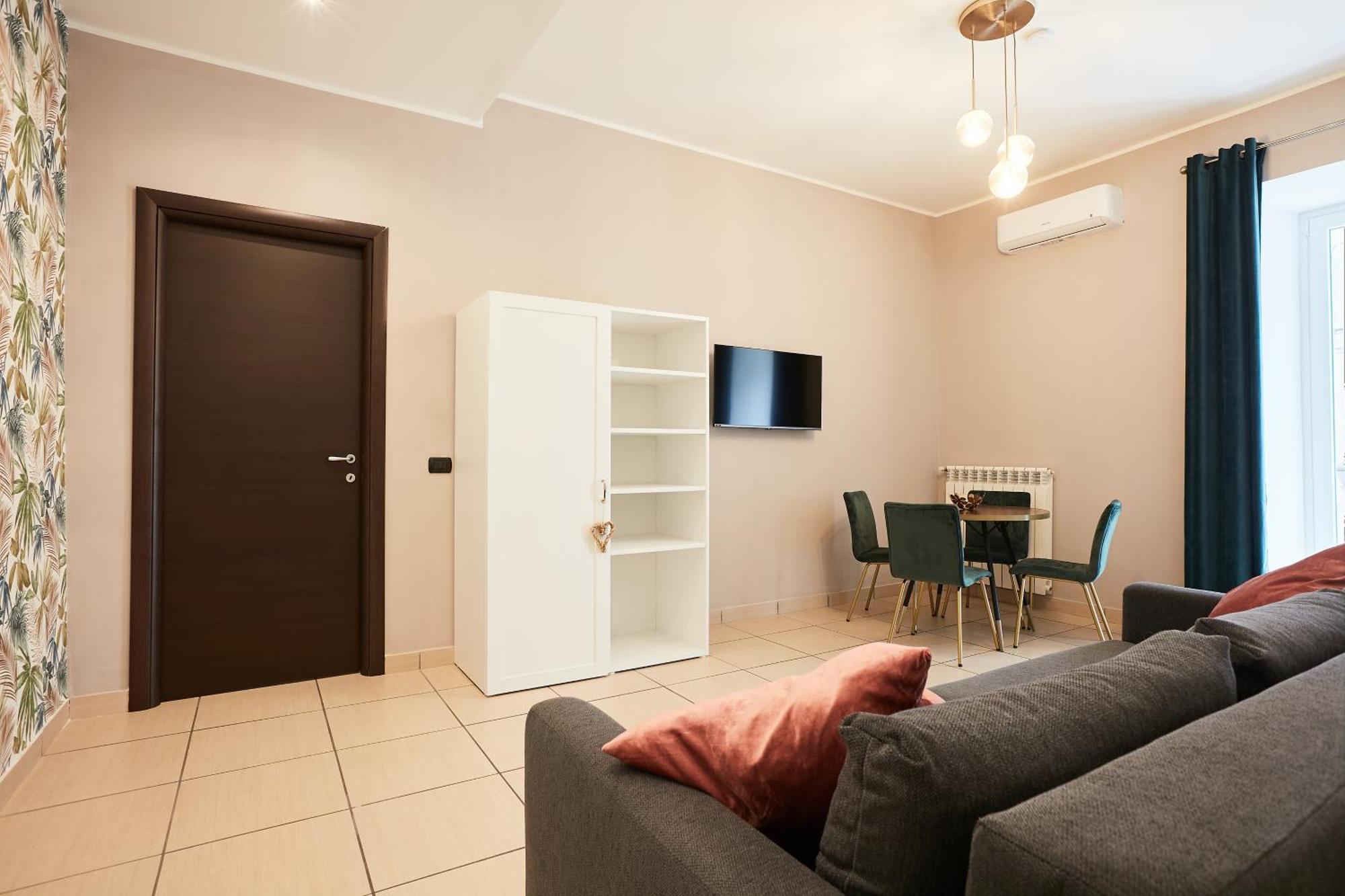 Vicky's Luxury By Napoliapartments * Naples