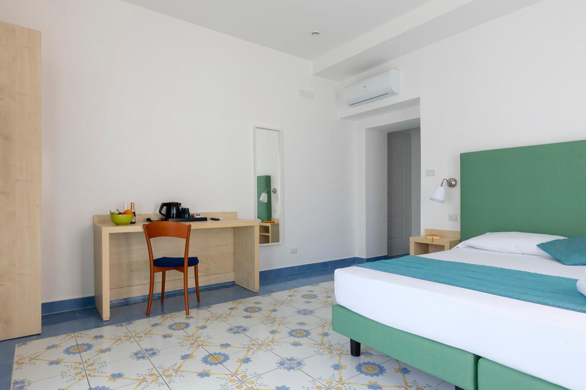 Napolit'amo Medina Hotel 3*